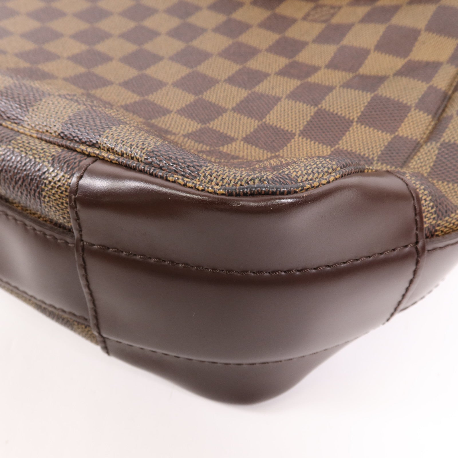 LOUIS VUITTON Damier Bastille金扣肩背袋