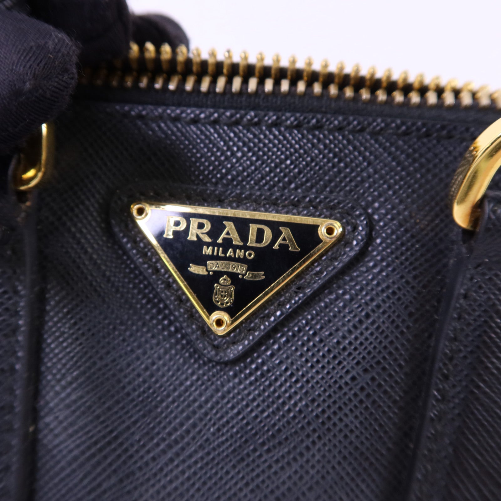PRADA Saffiano皮革2 Way Shoulder金扣手挽肩背兩用袋