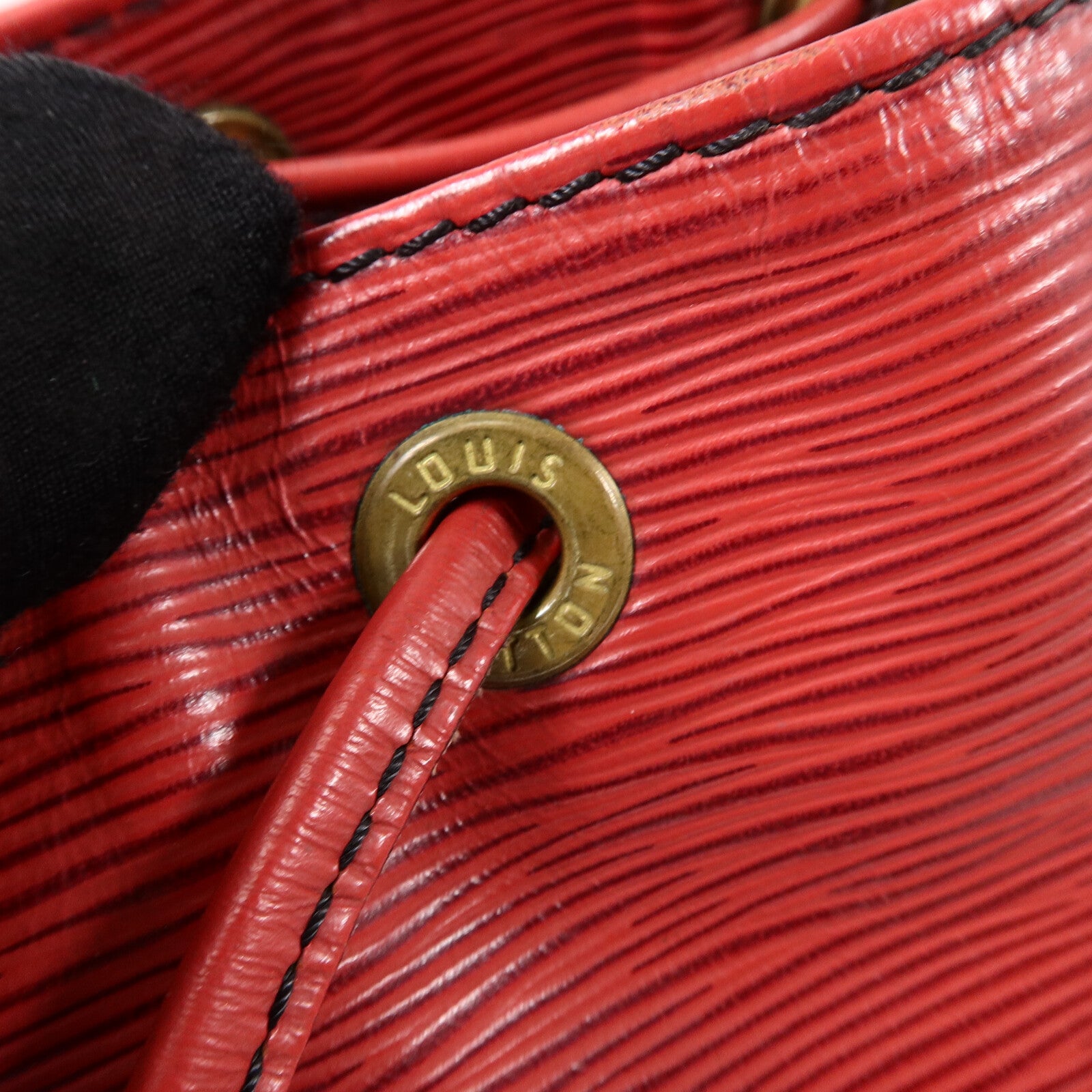 LOUIS VUITTON Epi Petit Noe肩背袋
