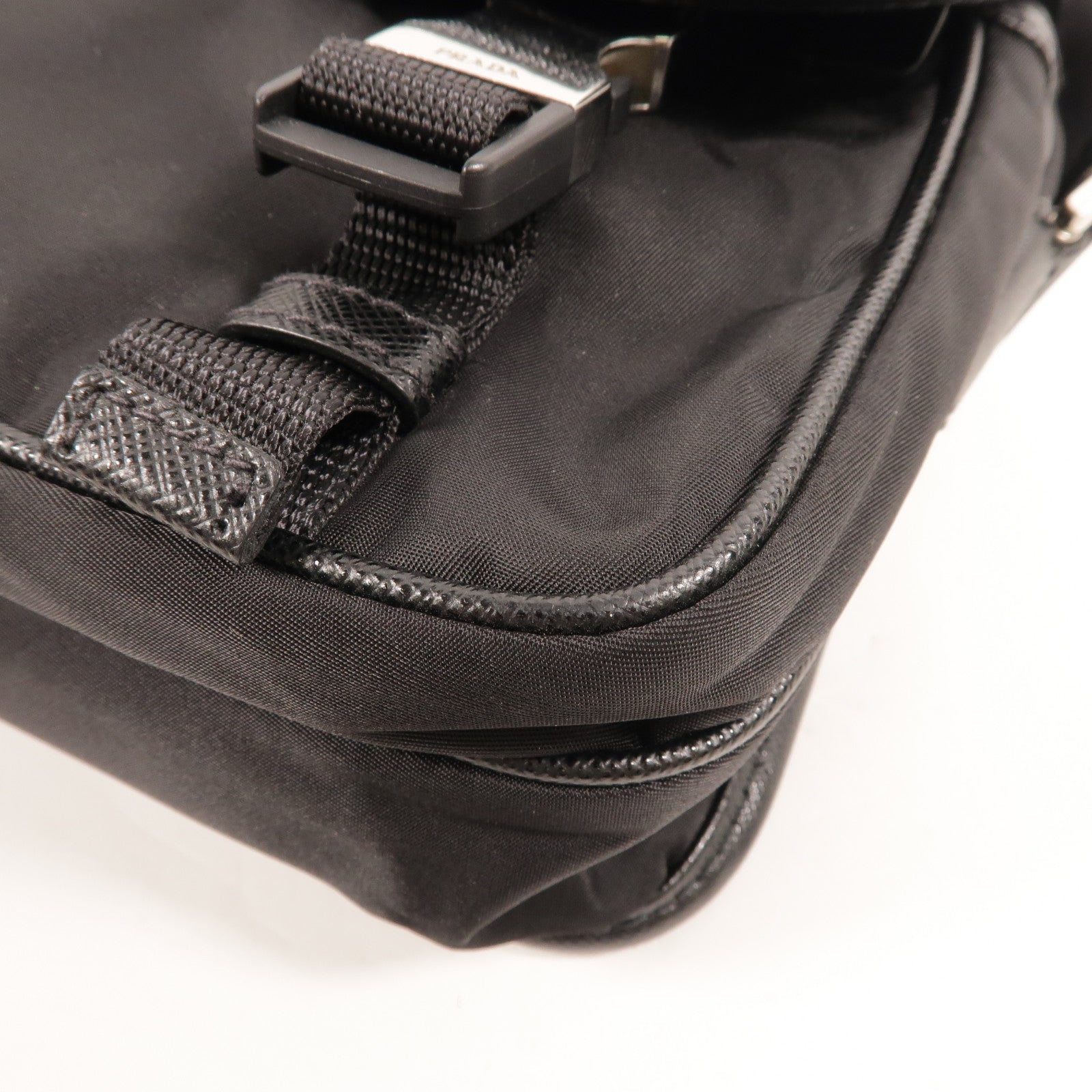 PRADA 尼龍Shoulder Bag(Re-Nylon)肩背袋