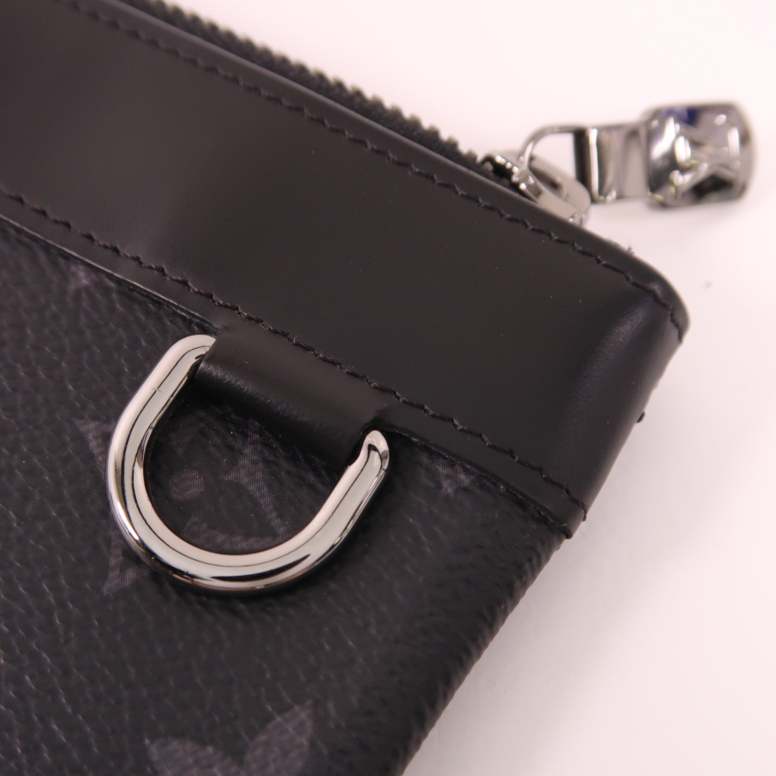 LOUIS VUITTON Monogram Eclipse Pochette Discovery銀扣小袋
