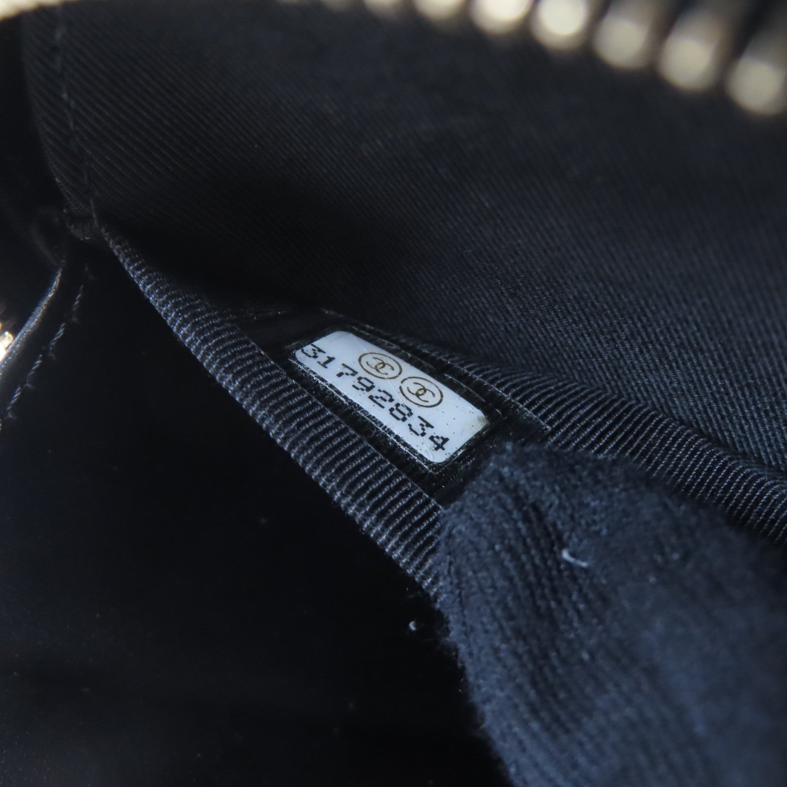 CHANEL 菱格Caviar皮革Chain Shoulder金扣手挽肩背兩用袋黑色