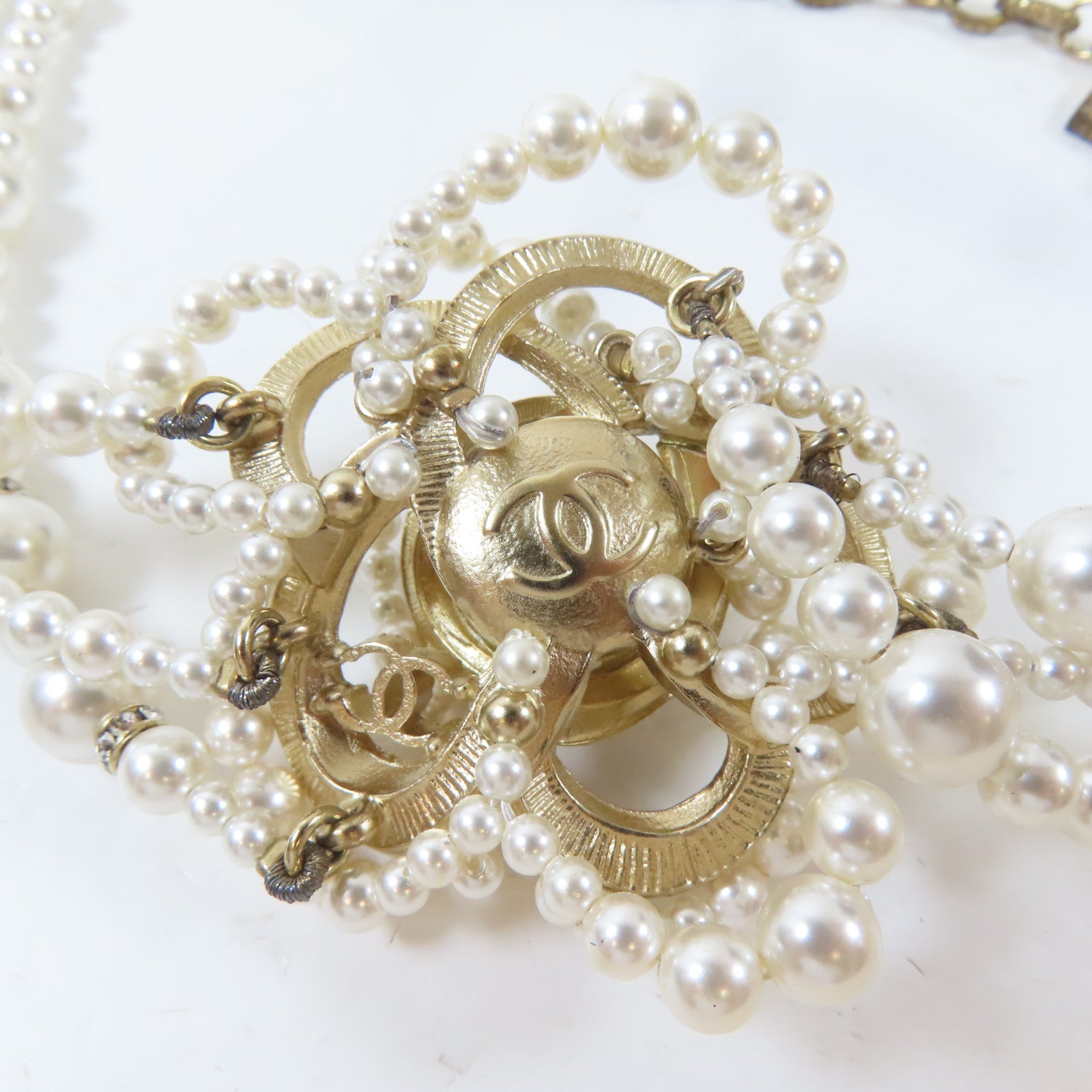 CHANEL 金屬Flower Choker項鍊白色