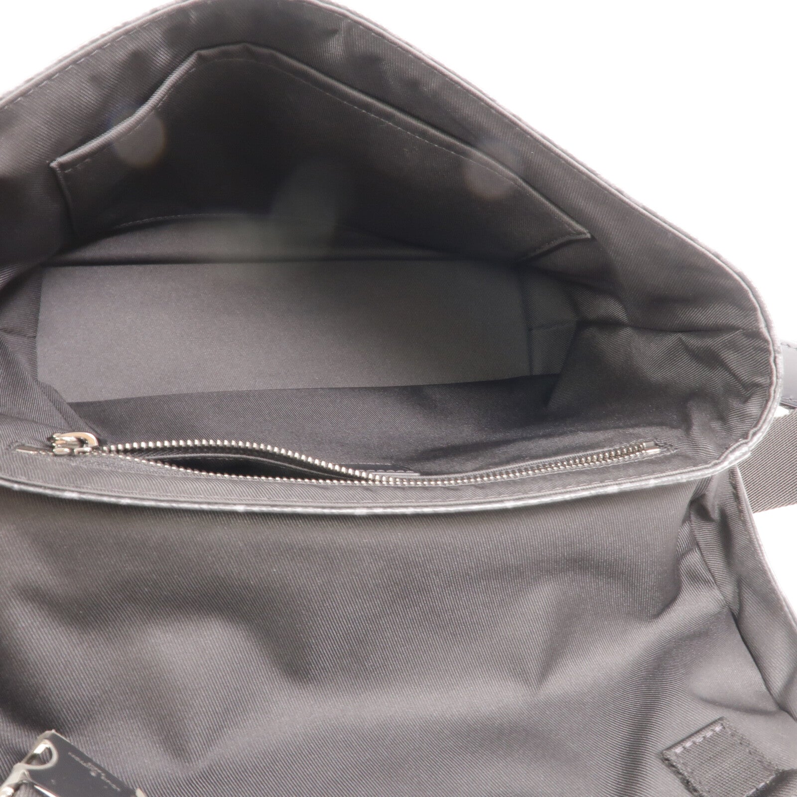 LOUIS VUITTON Monogram Eclipse Messenger PM Voyager肩背袋