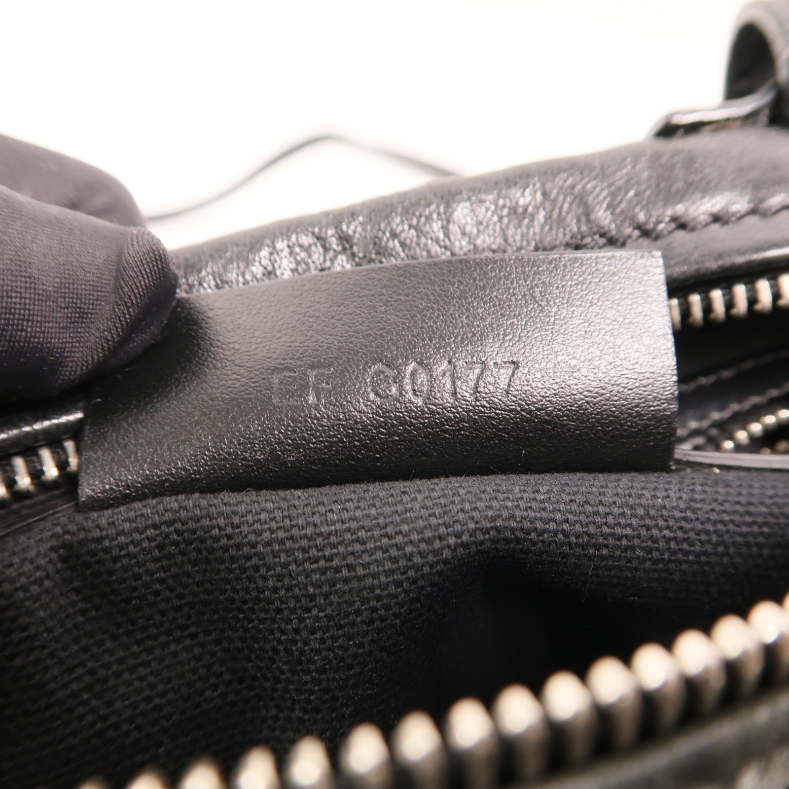 GIVENCHY 牛皮皮革Pandora Small銀扣肩背袋