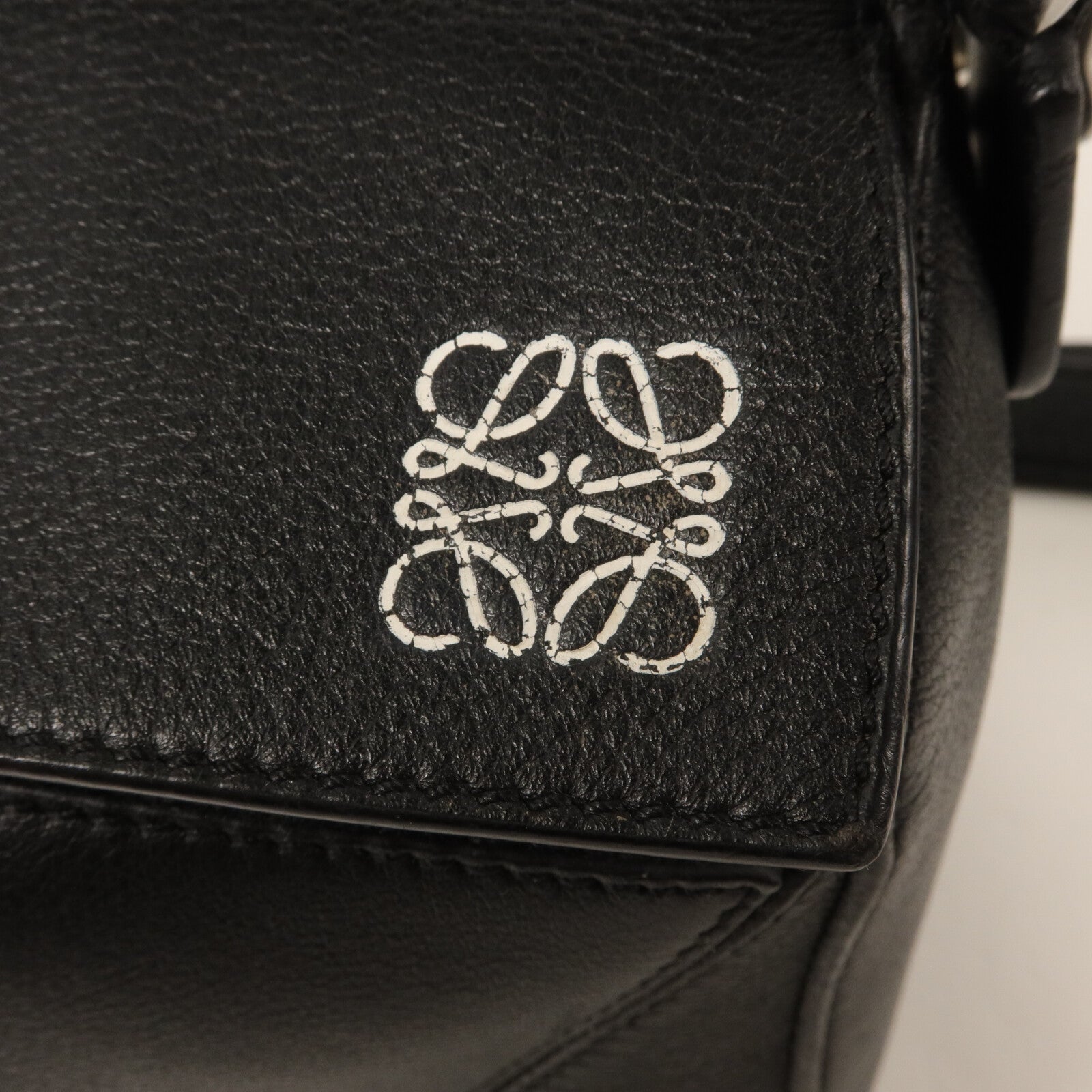 LOEWE 牛皮皮革Puzzle Medium手挽肩背兩用袋