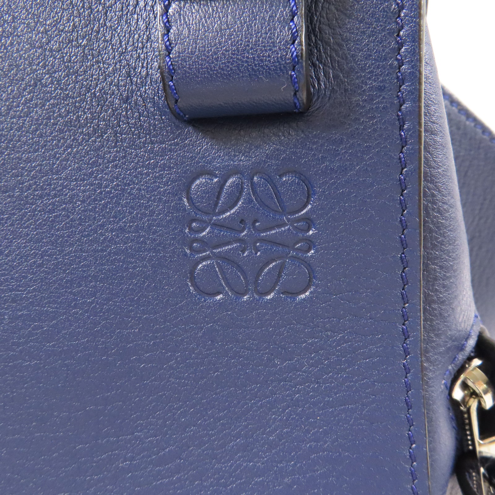 LOEWE 牛皮皮革Hammock銀扣肩背袋