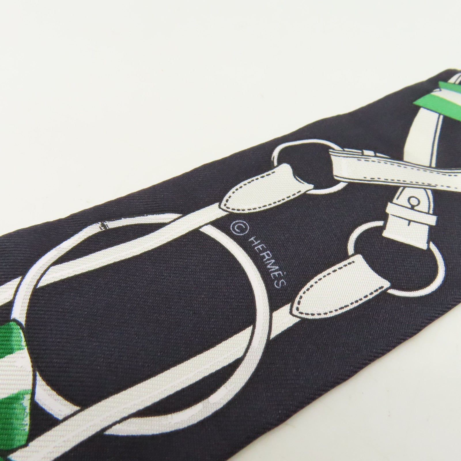 HERMES 【激減優惠】絲質Twilly Scarf絲巾黑色/橙色/彩色