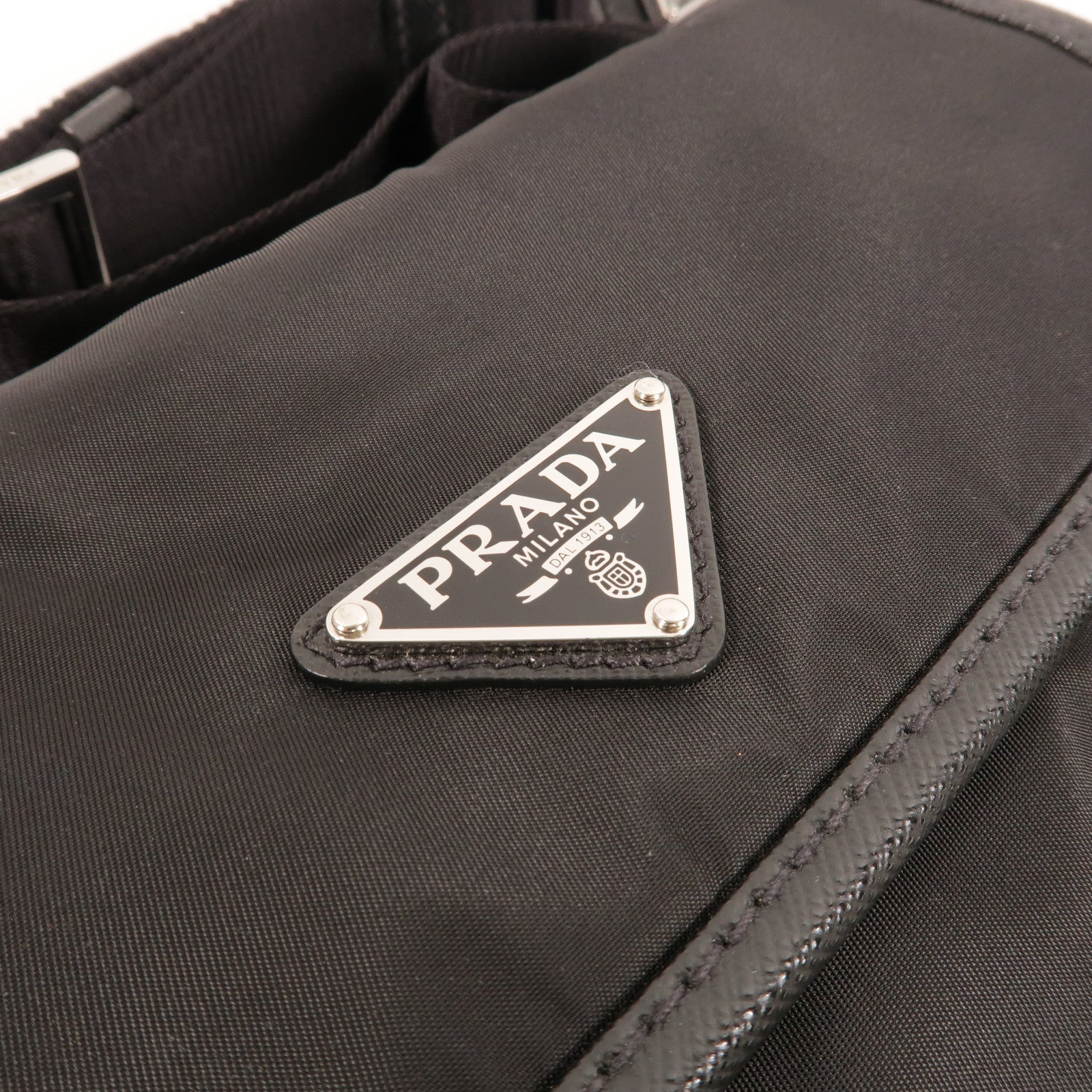 PRADA 尼龍Shoulder Bag(Re-Nylon)肩背袋