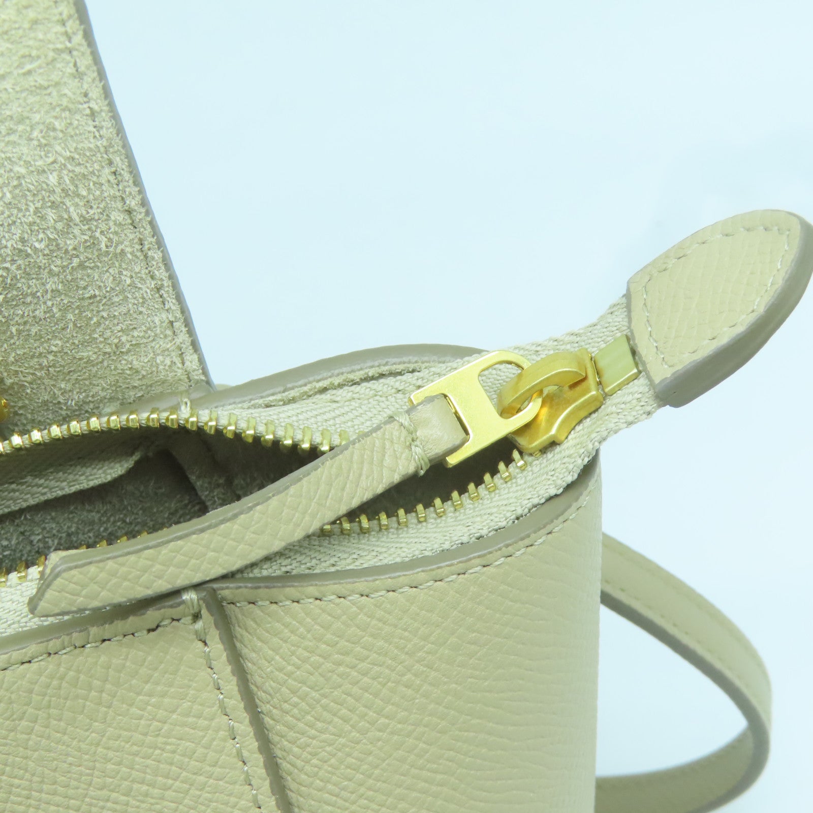 CELINE 牛皮皮革Nano Belt Bag金扣手挽肩背兩用袋米色