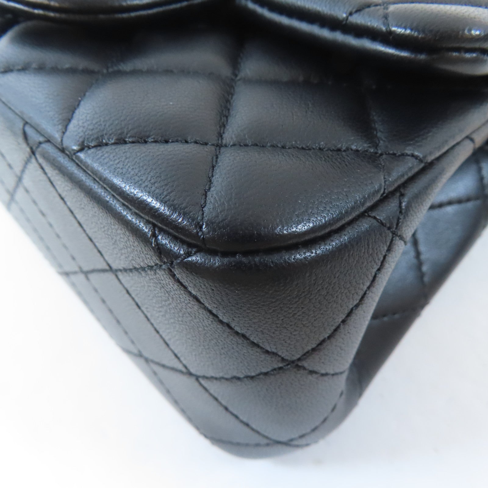 CHANEL 菱格羊皮皮革Mini Flap Bag金扣鏈帶肩背袋黑色
