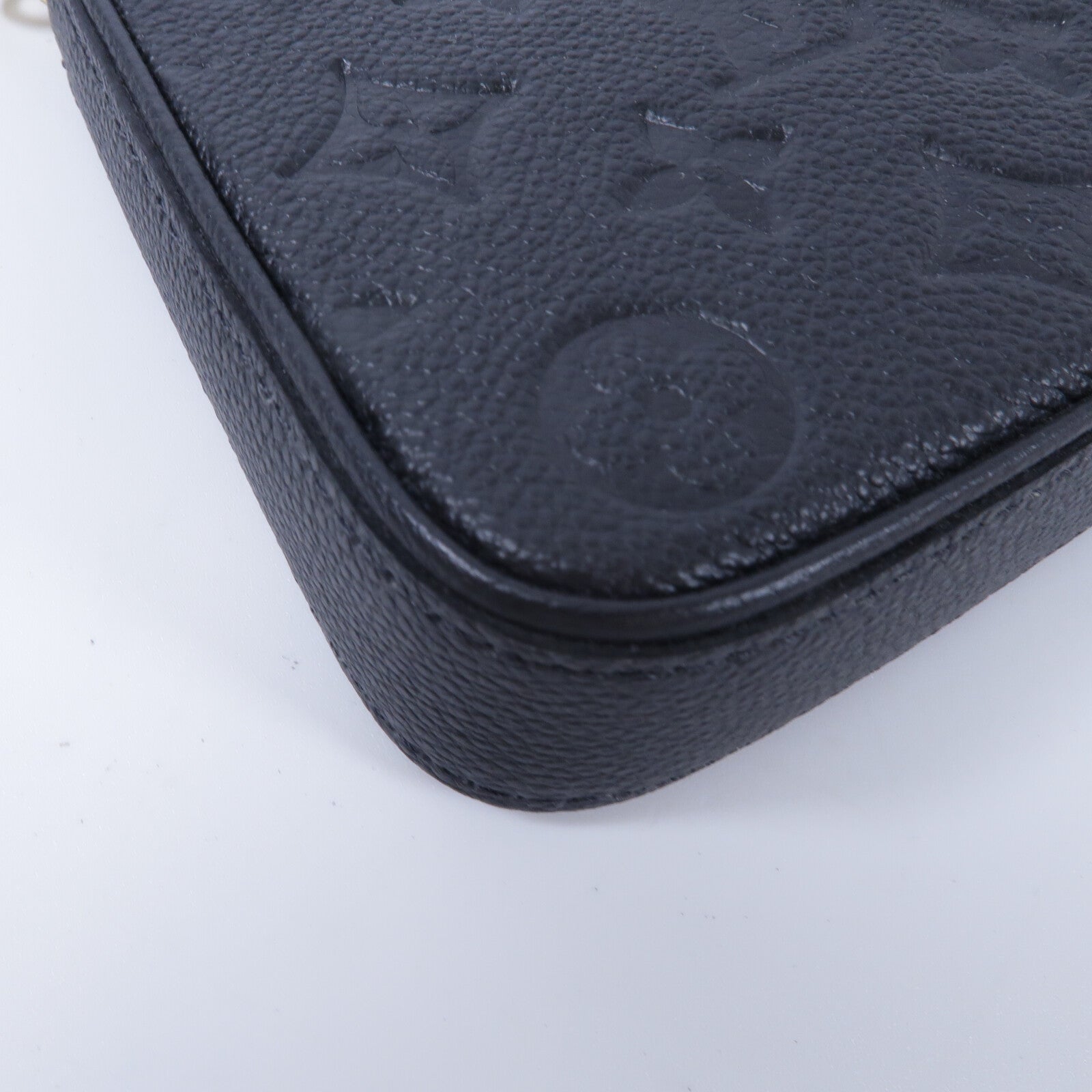 LOUIS VUITTON Monogram Empreinte Easy Pouch On Strap手挽肩背兩用袋