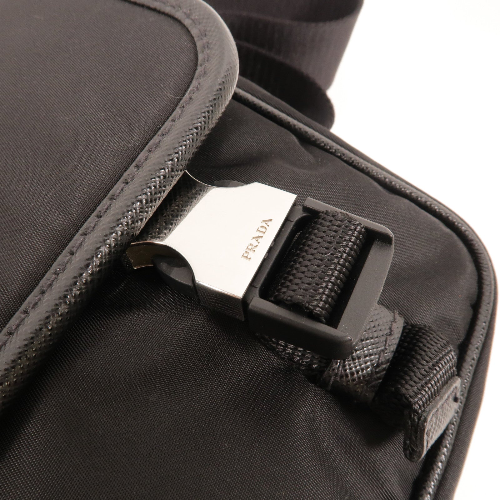 PRADA 尼龍Shoulder Bag(Re-Nylon)肩背袋