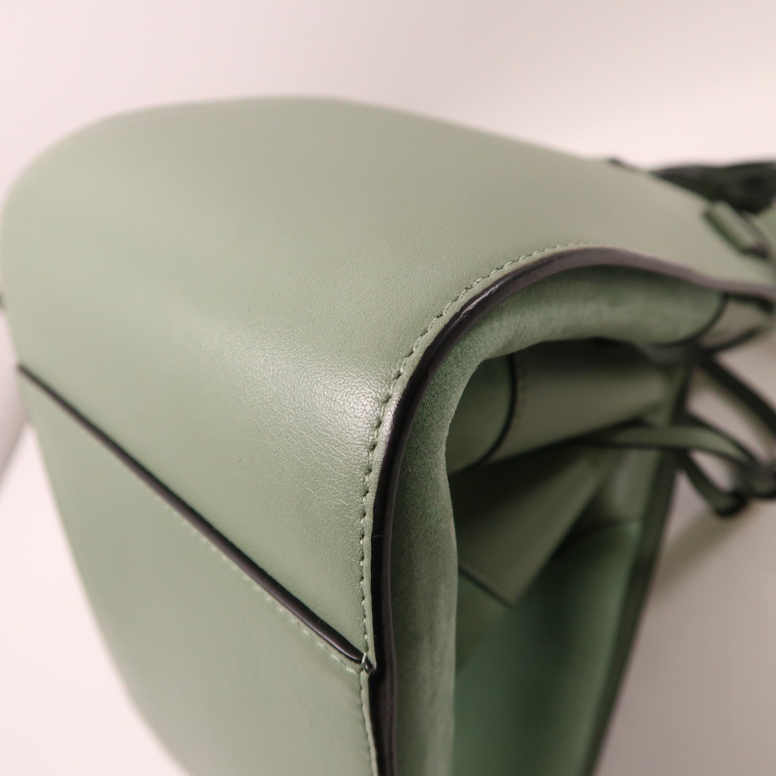 LOEWE 牛皮皮革Hammock銀扣肩背袋