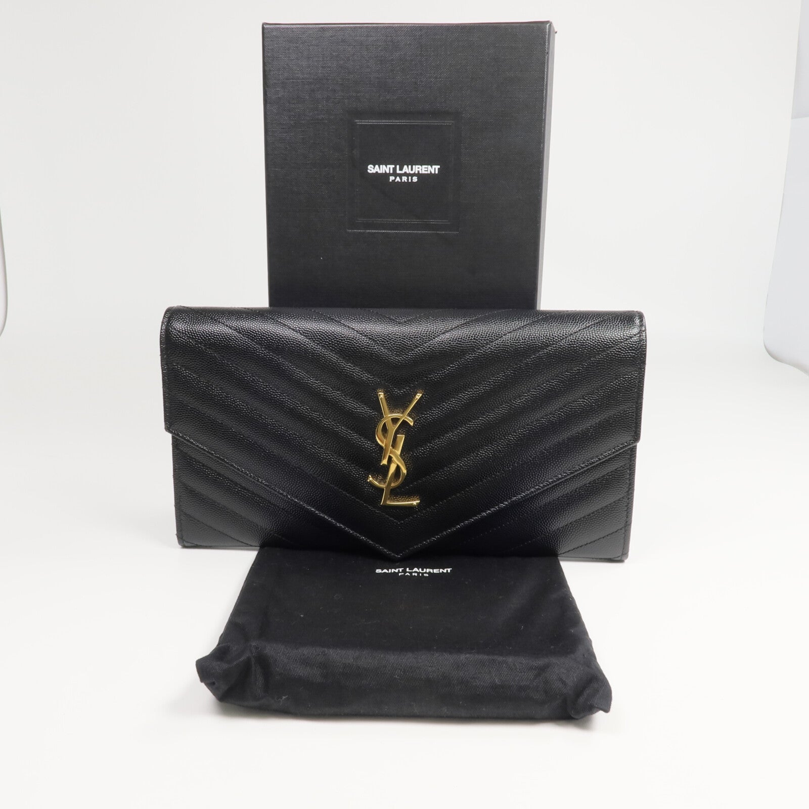 SAINT LAURENT 牛皮皮革Cassandre Clutch手拿包