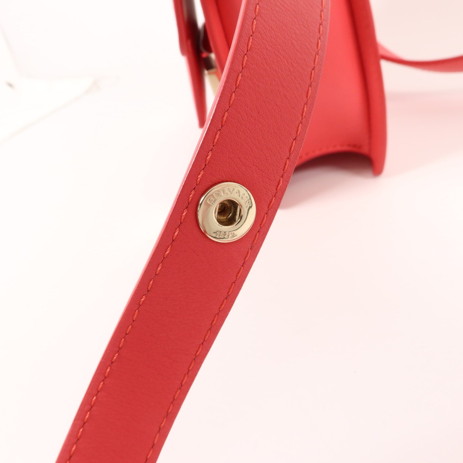 Delvaux 牛皮皮革Madame Mini肩背袋