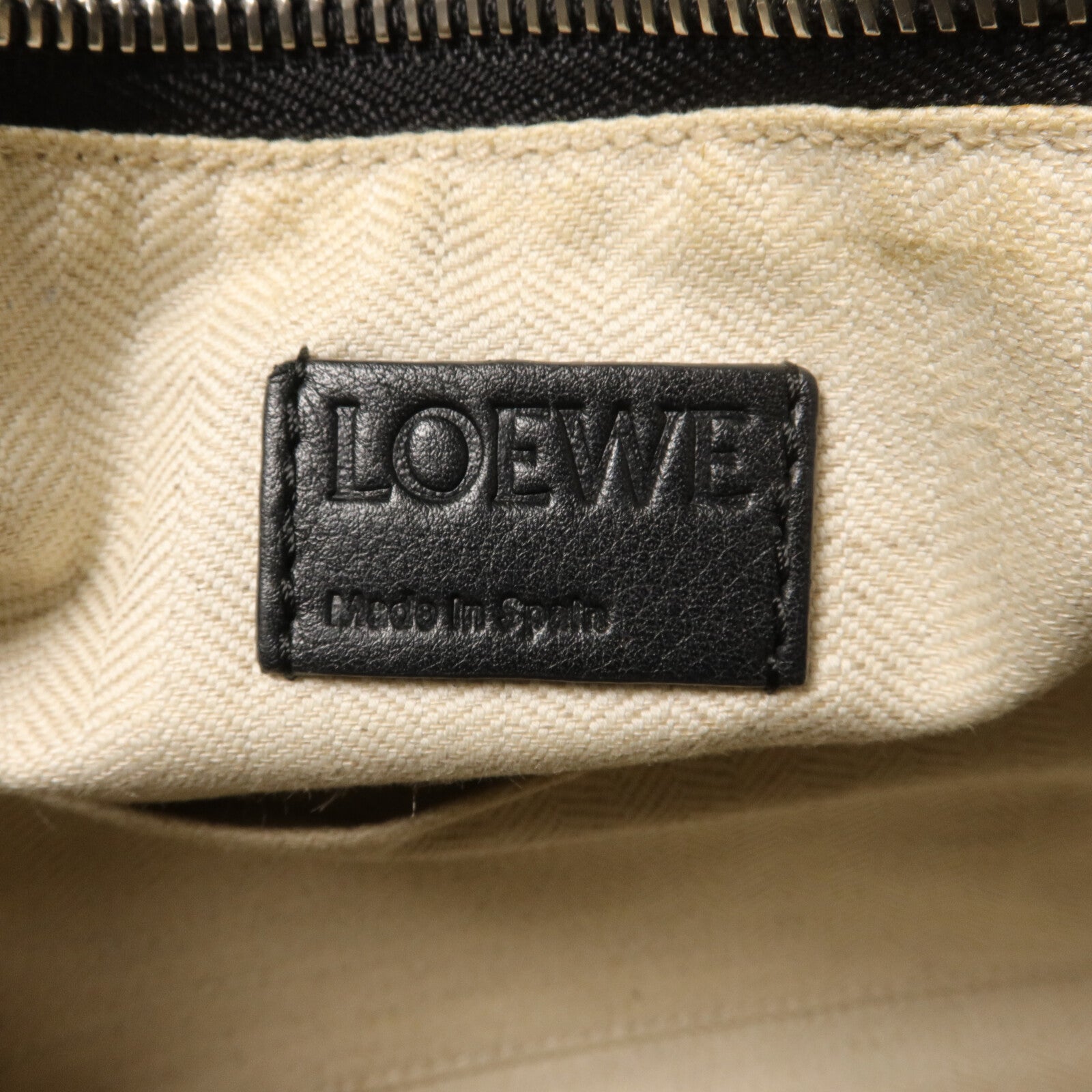 LOEWE 牛皮皮革Puzzle Medium手挽肩背兩用袋