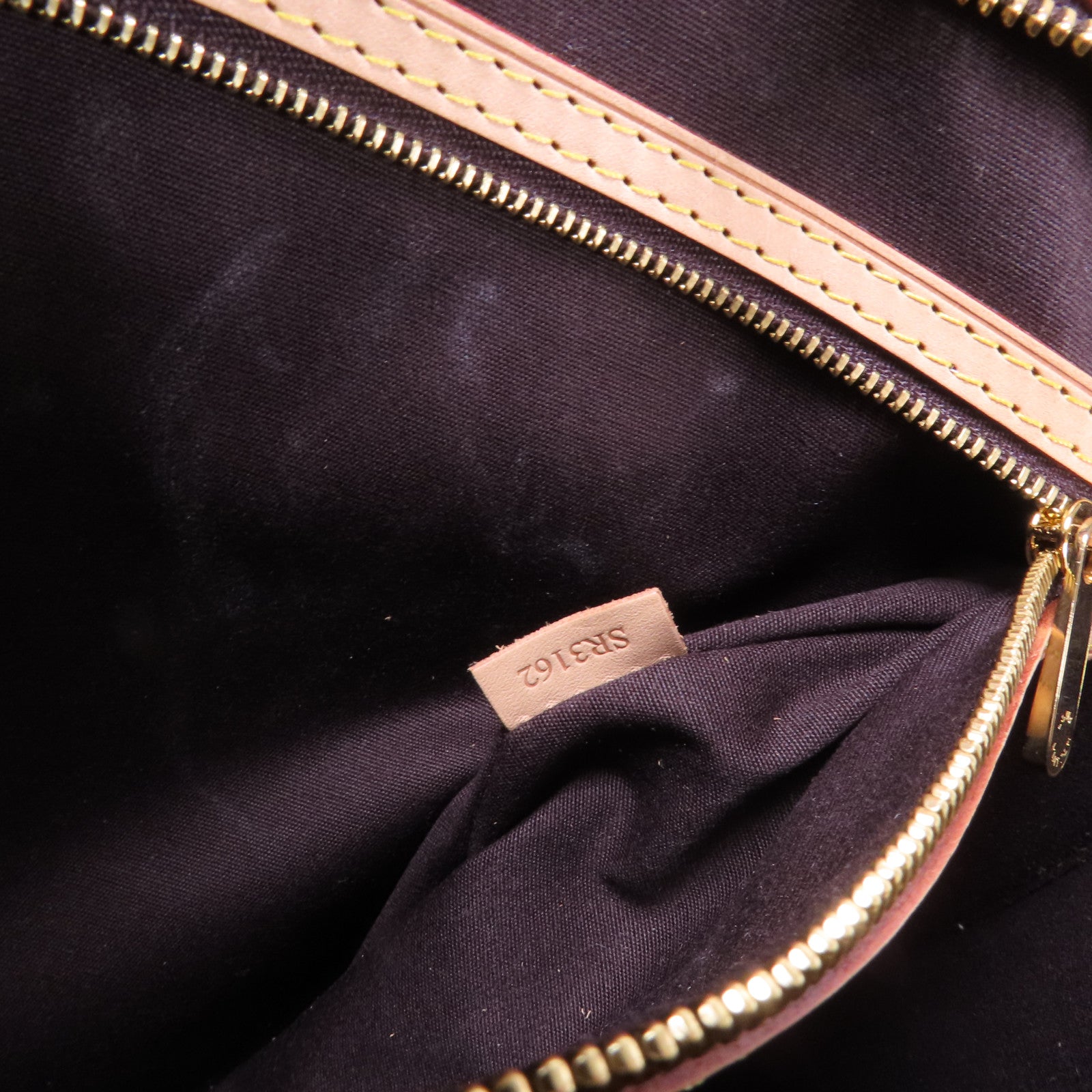 LOUIS VUITTON Vernis Brea MM金扣手挽肩背兩用袋Rouge Fauviste