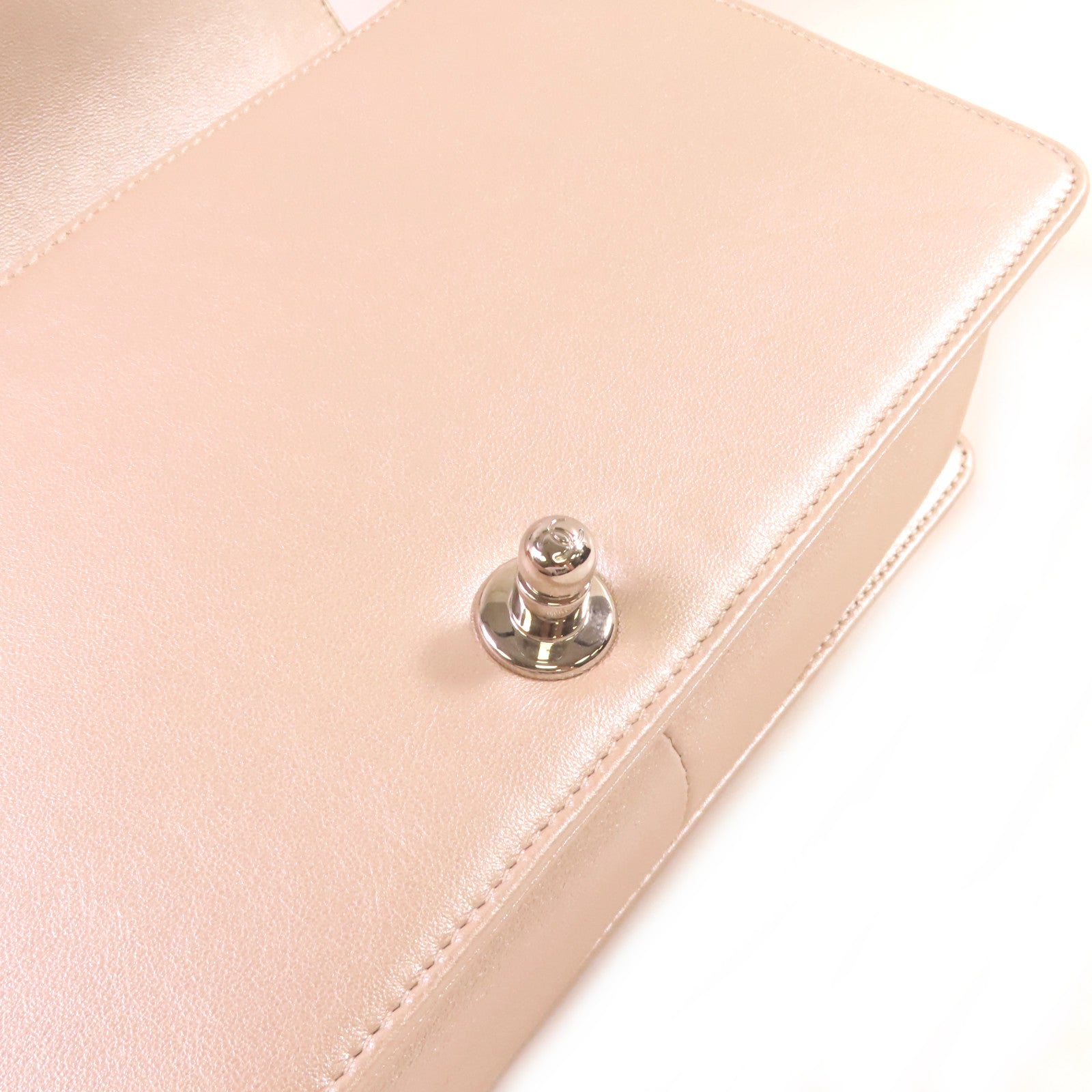 CHANEL 【激減優惠】菱格羊皮皮革Boy Chanel Chain Shoulder Bag銀扣鏈帶肩背袋珍珠粉紅色