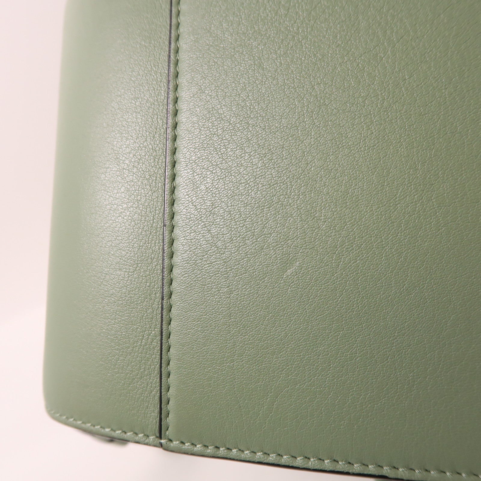 LOEWE 牛皮皮革Hammock銀扣肩背袋