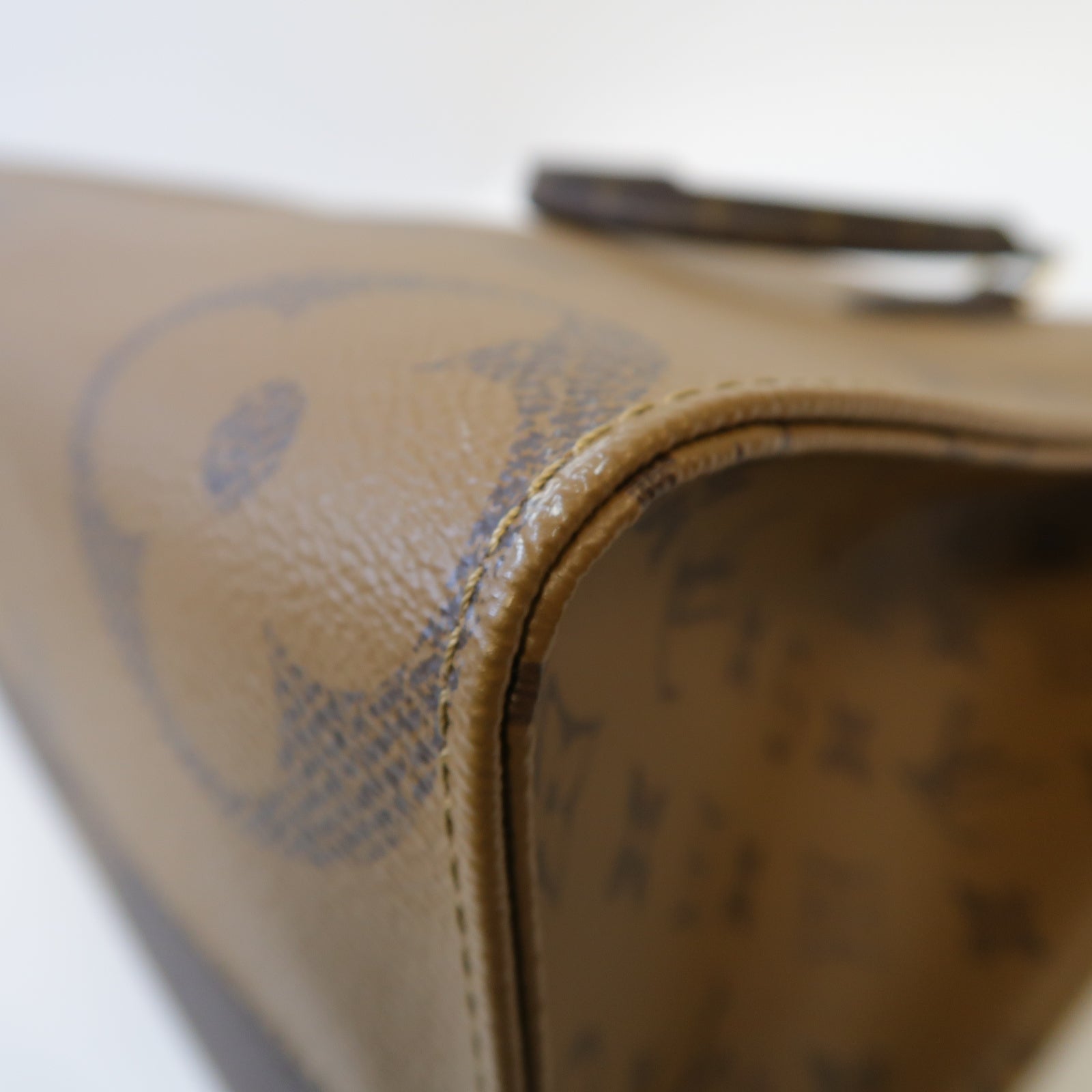 LOUIS VUITTON **【激減優惠】Monogram Giant On The Go MM金扣肩背袋啡色