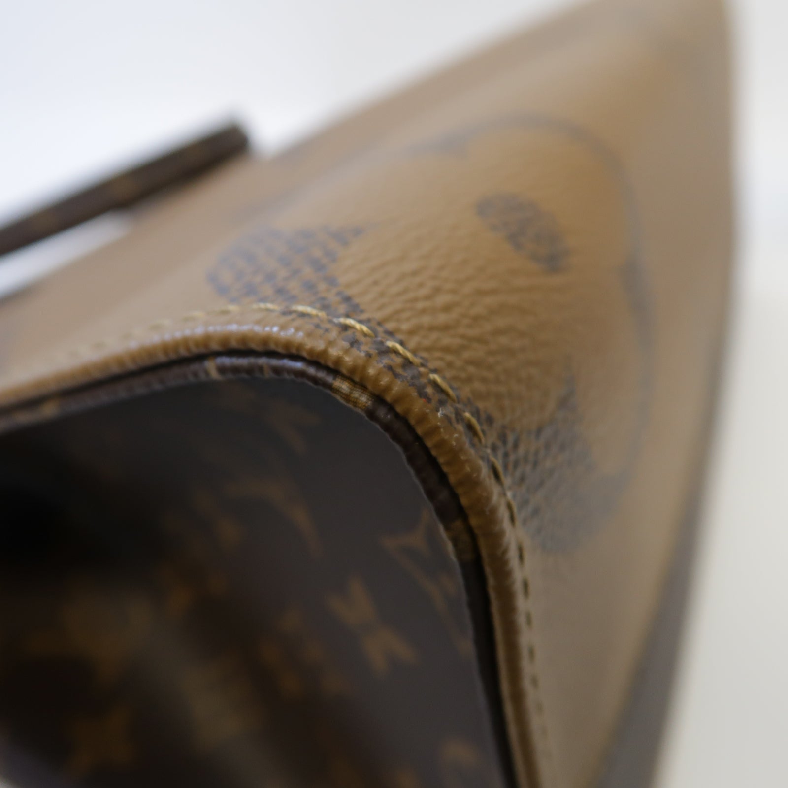 LOUIS VUITTON **【激減優惠】Monogram Giant On The Go MM金扣肩背袋啡色