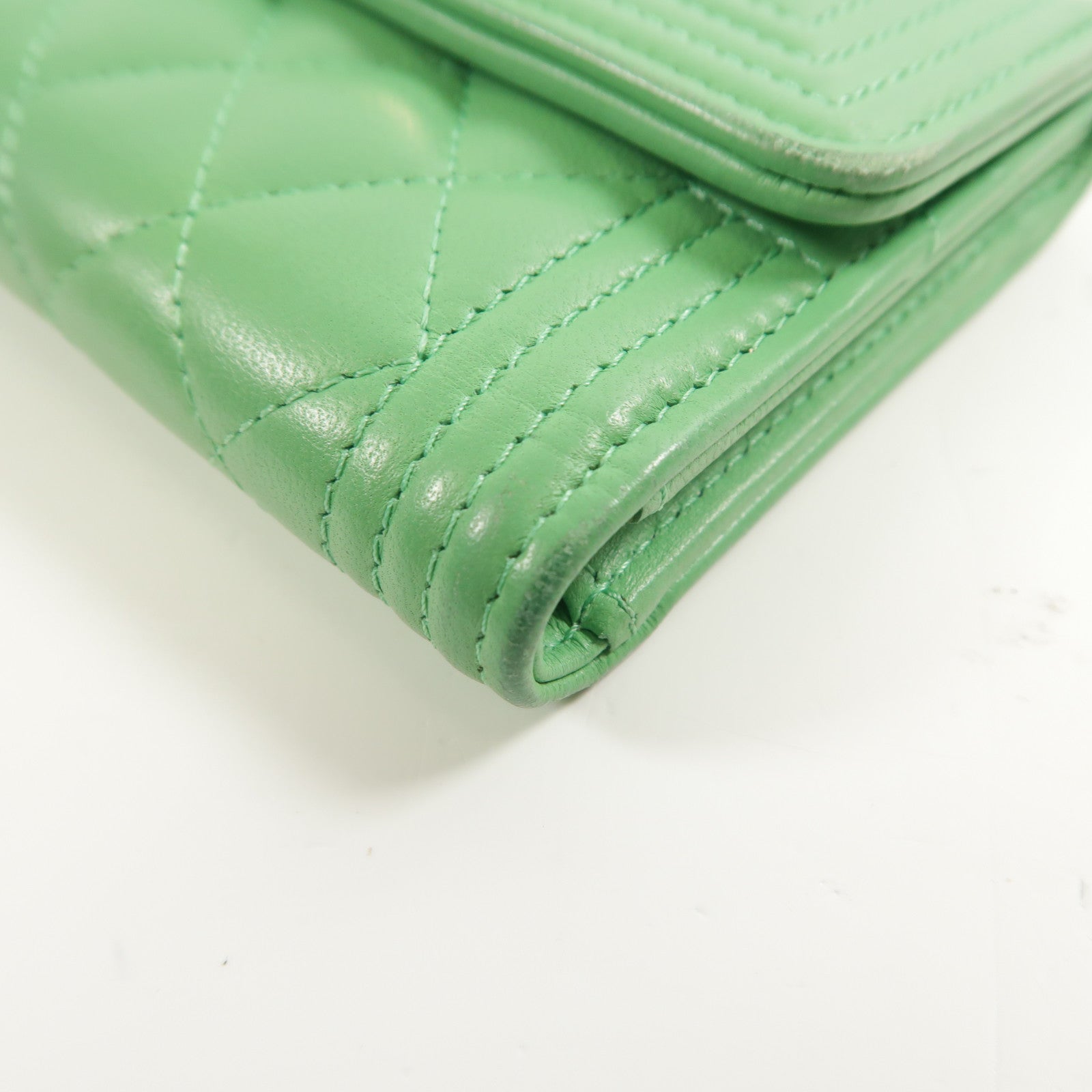 CHANEL 羊皮皮革Boy Fold Wallet金扣錢包