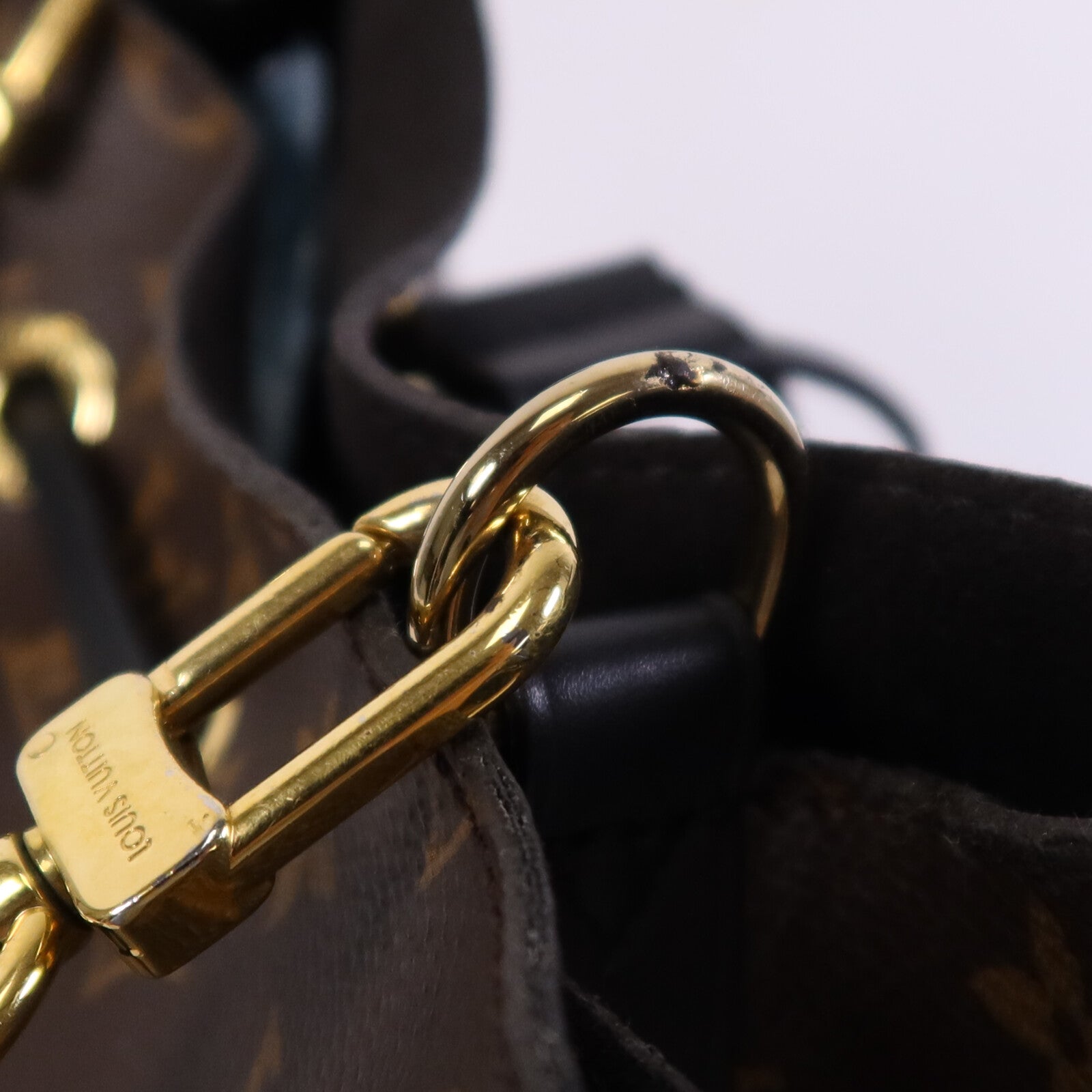 LOUIS VUITTON 【激減優惠】Monogram Neo Noe MM金扣肩背袋