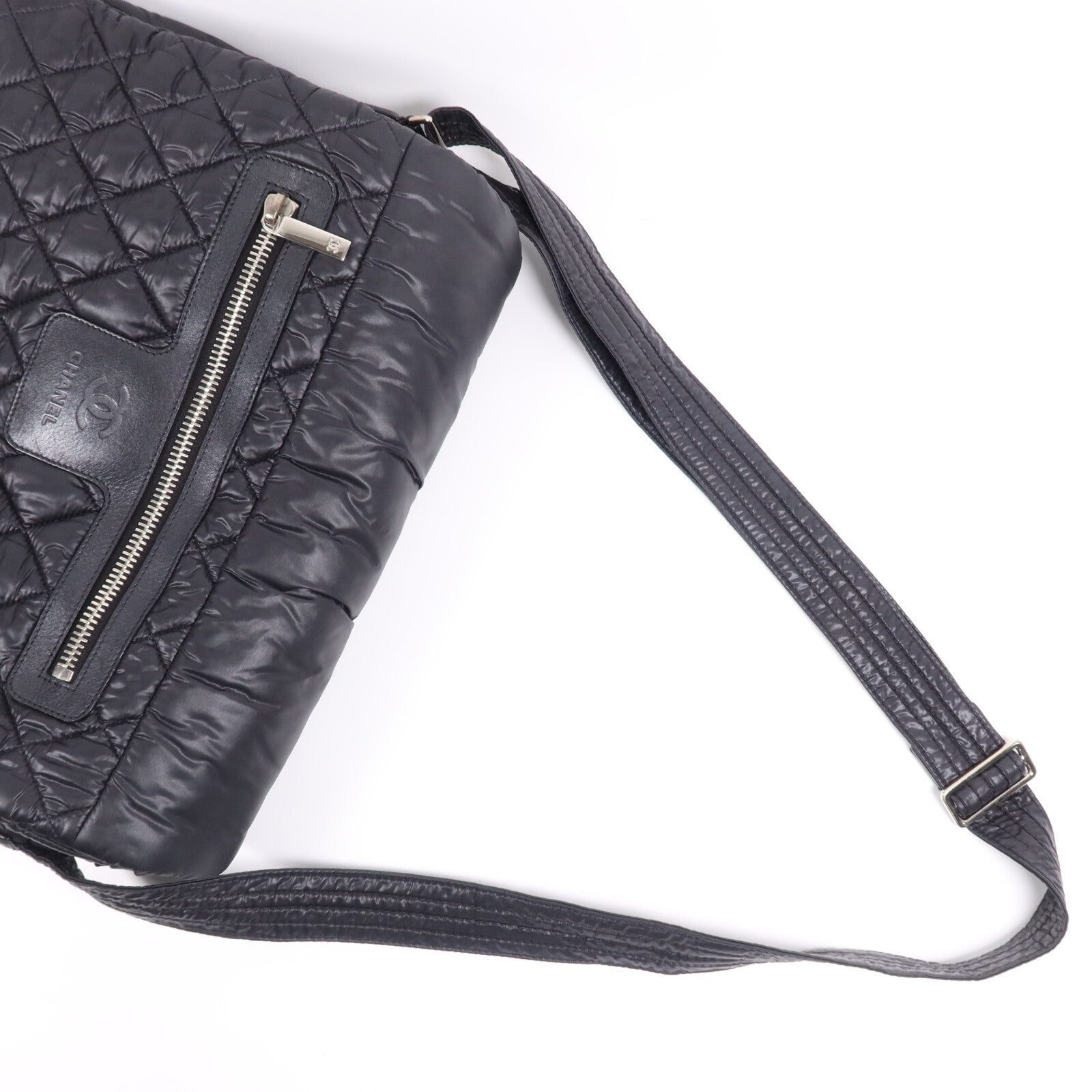 CHANEL 尼龍Coco Cocoon Messenger銀扣肩背袋