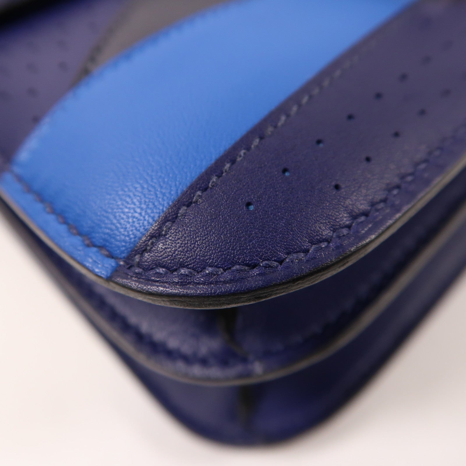 HERMES 鱷魚皮革/蜥蝪皮革/Swift皮革Constance 24銀扣肩背袋Lizard Blue Encre/Blue Zellige/Vert Cypress/Blue Nuit/Bleu de Malte