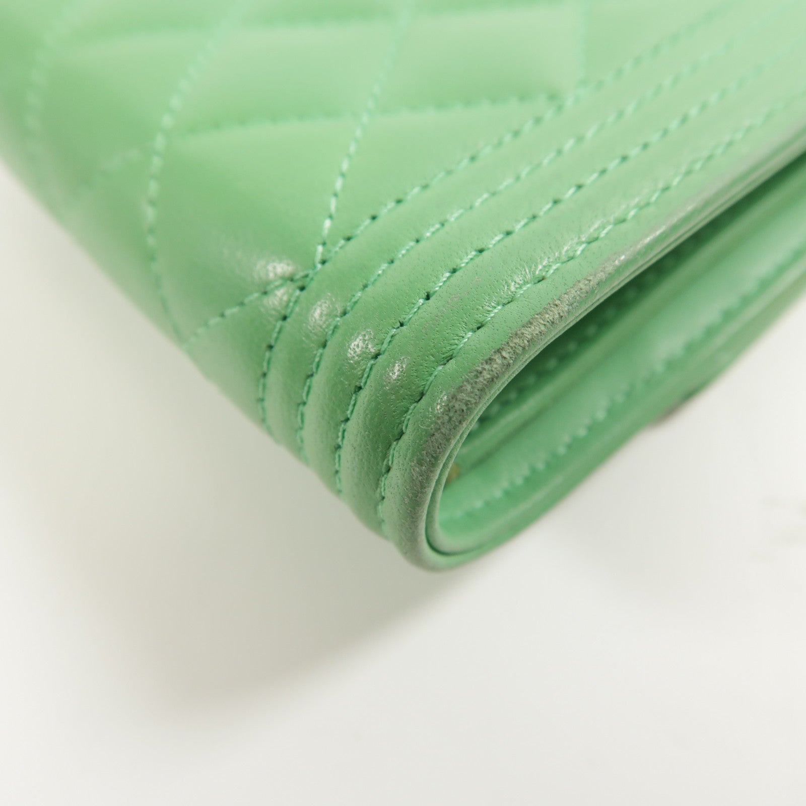 CHANEL 羊皮皮革Boy Fold Wallet金扣錢包