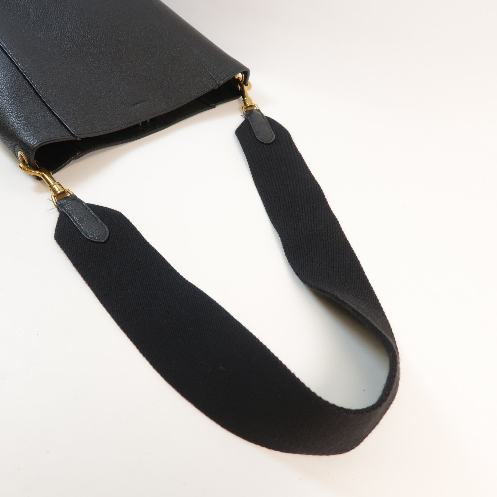 CELINE 【激減優惠】牛皮皮革Sangle Bucket Small金扣肩背袋
