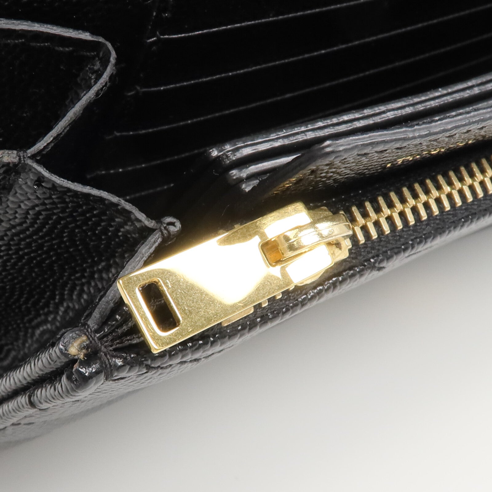 SAINT LAURENT 牛皮皮革Cassandre Clutch手拿包