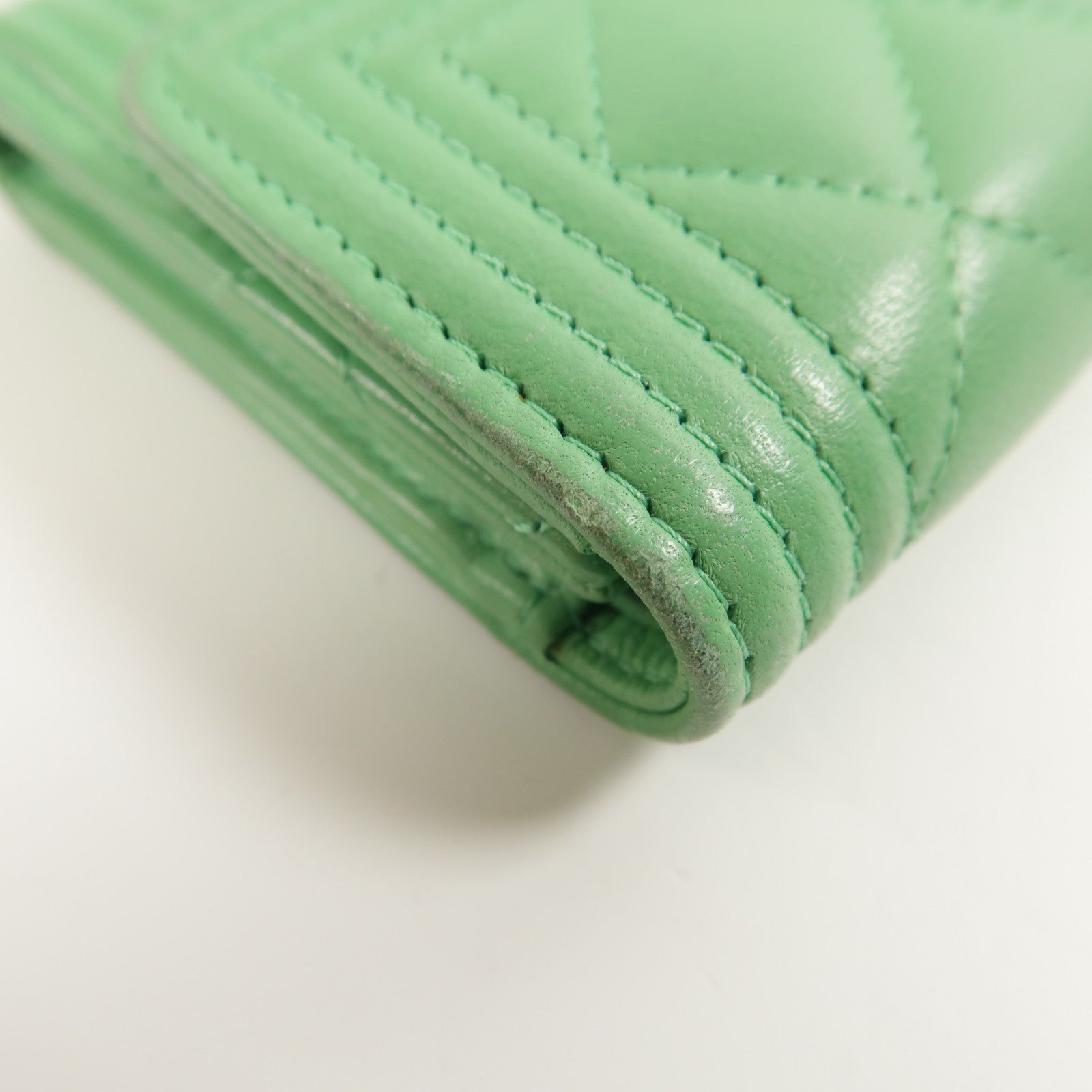 CHANEL 羊皮皮革Boy Fold Wallet金扣錢包