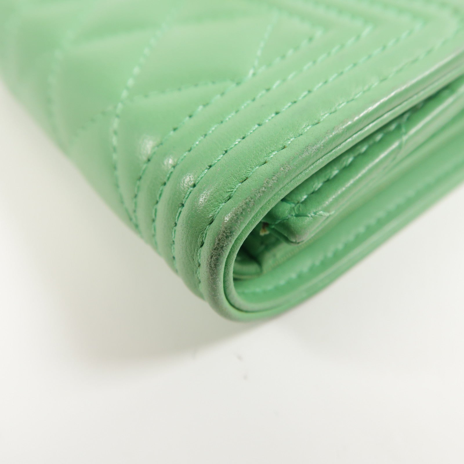 CHANEL 羊皮皮革Boy Fold Wallet金扣錢包