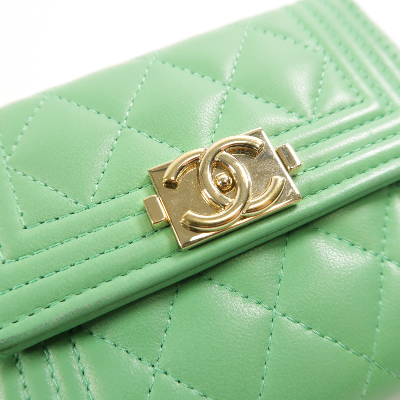CHANEL 羊皮皮革Boy Fold Wallet金扣錢包