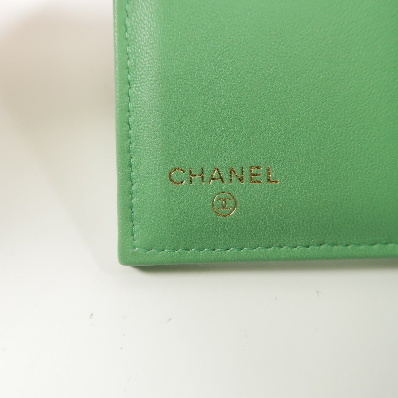 CHANEL 羊皮皮革Boy Fold Wallet金扣錢包
