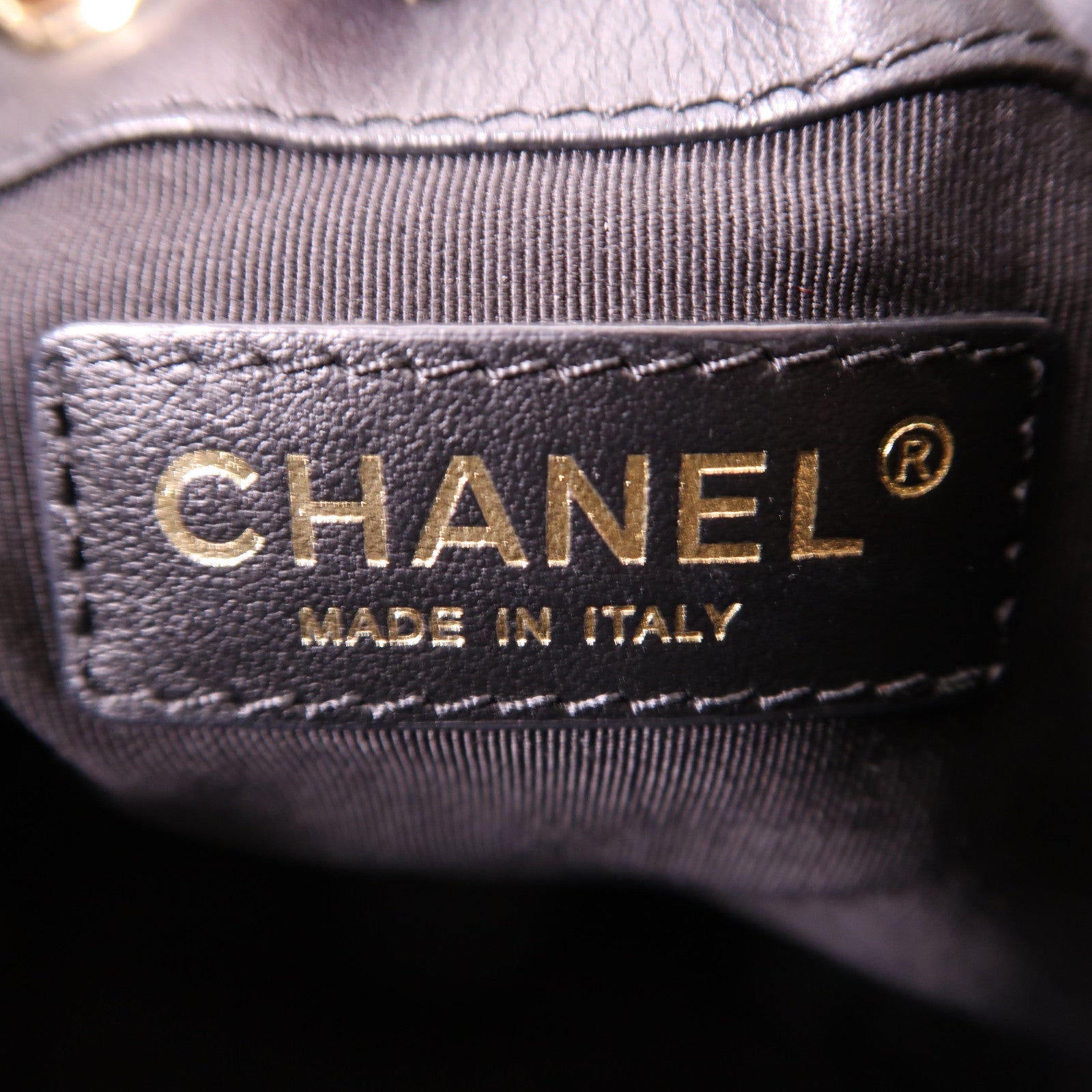 CHANEL 牛皮皮革Drawstring Bucket金扣鏈帶肩背袋