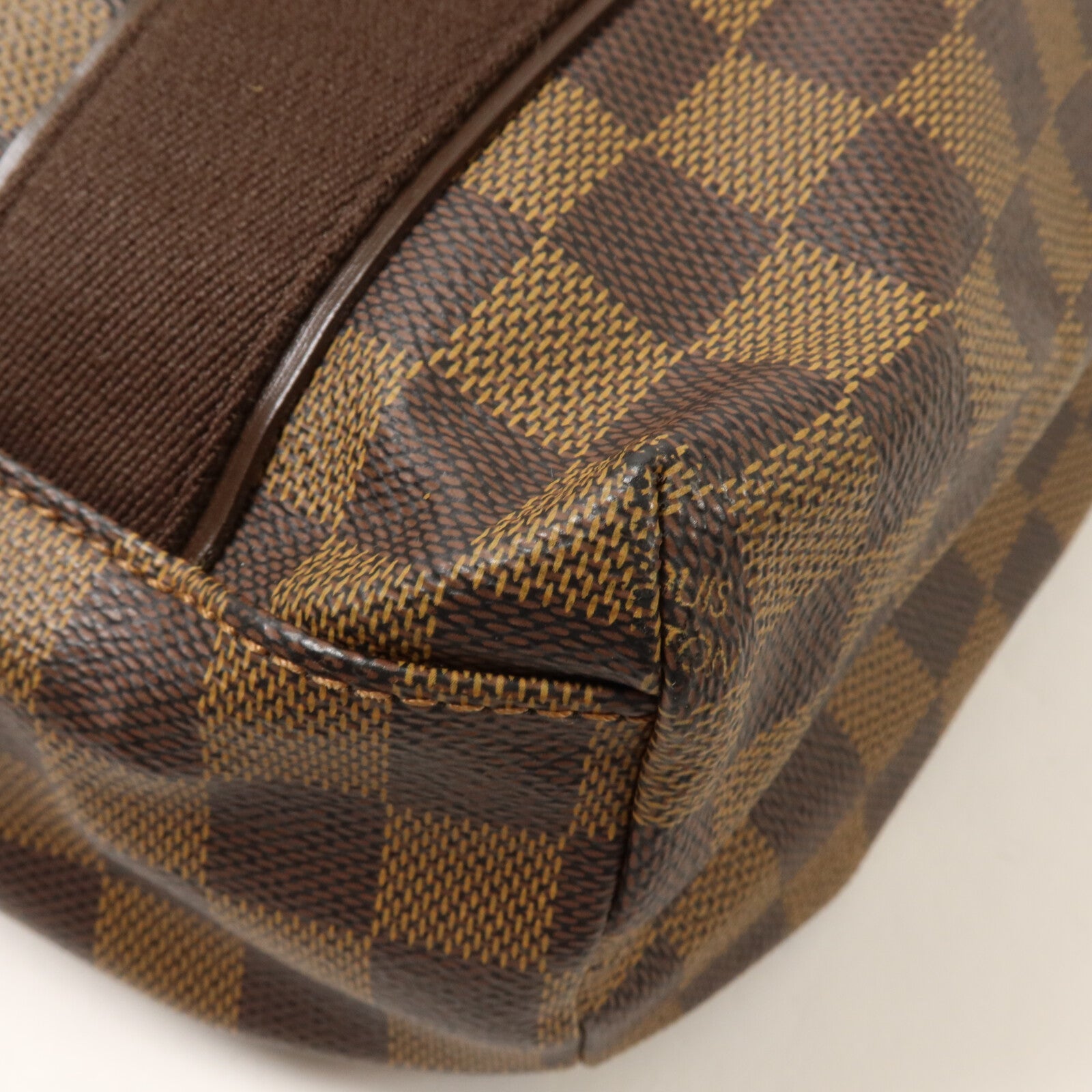 LOUIS VUITTON Damier Beaubourg肩背袋
