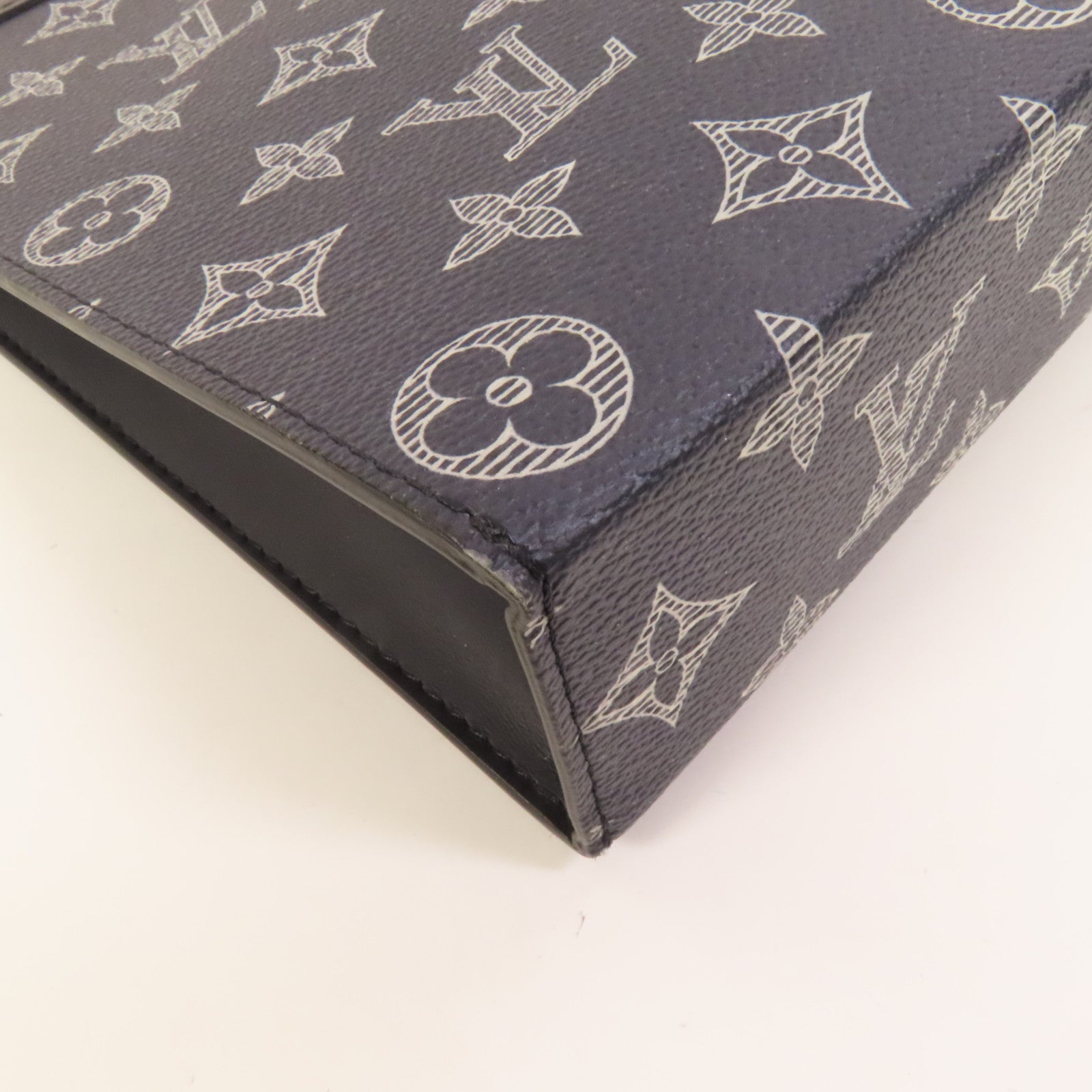 LOUIS VUITTON Savane Monogram Pochette Voyagay銀扣手拿包