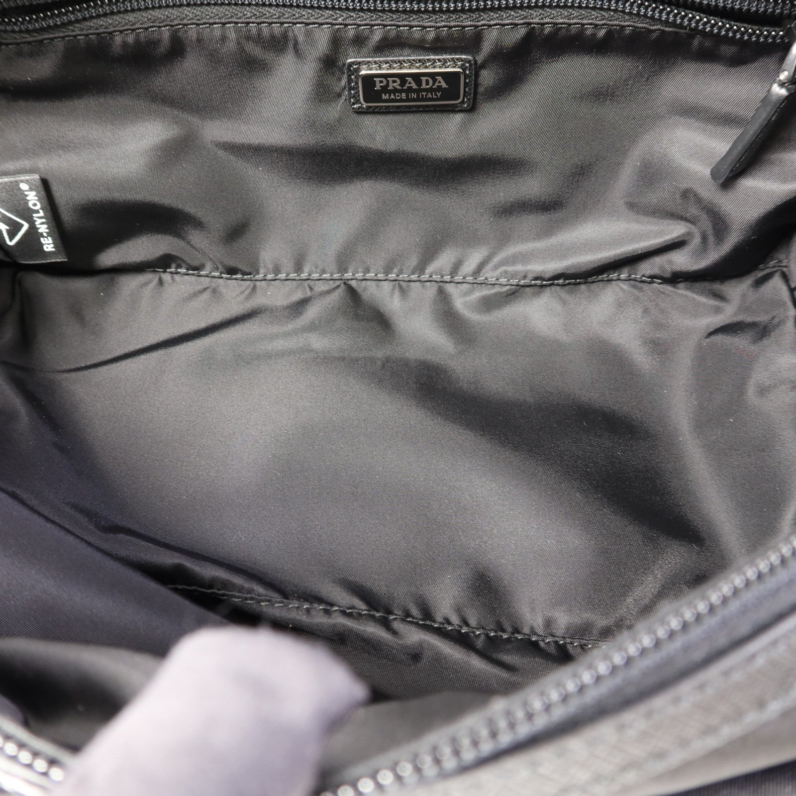 PRADA 尼龍Travel Pouch手拿包