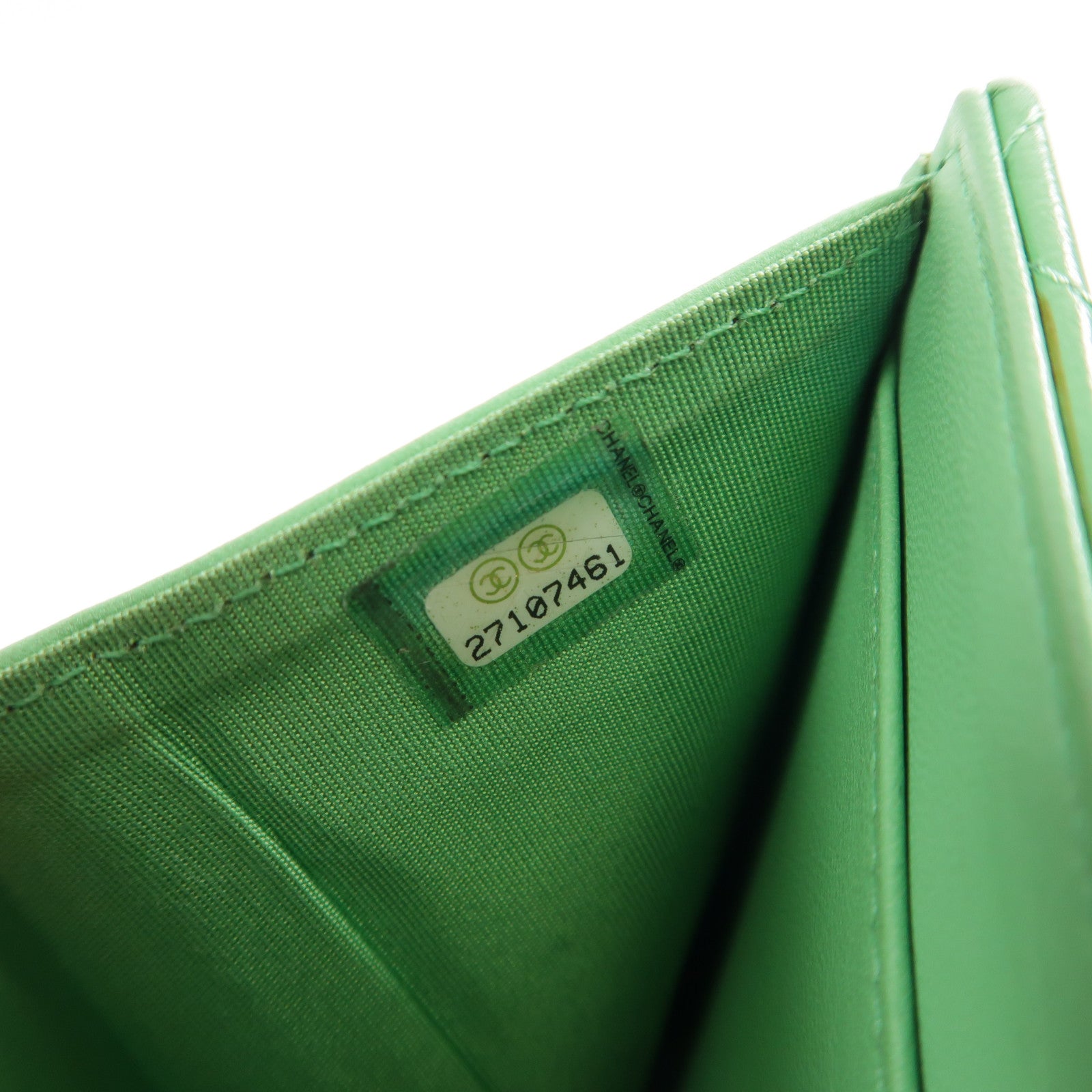 CHANEL 羊皮皮革Boy Fold Wallet金扣錢包