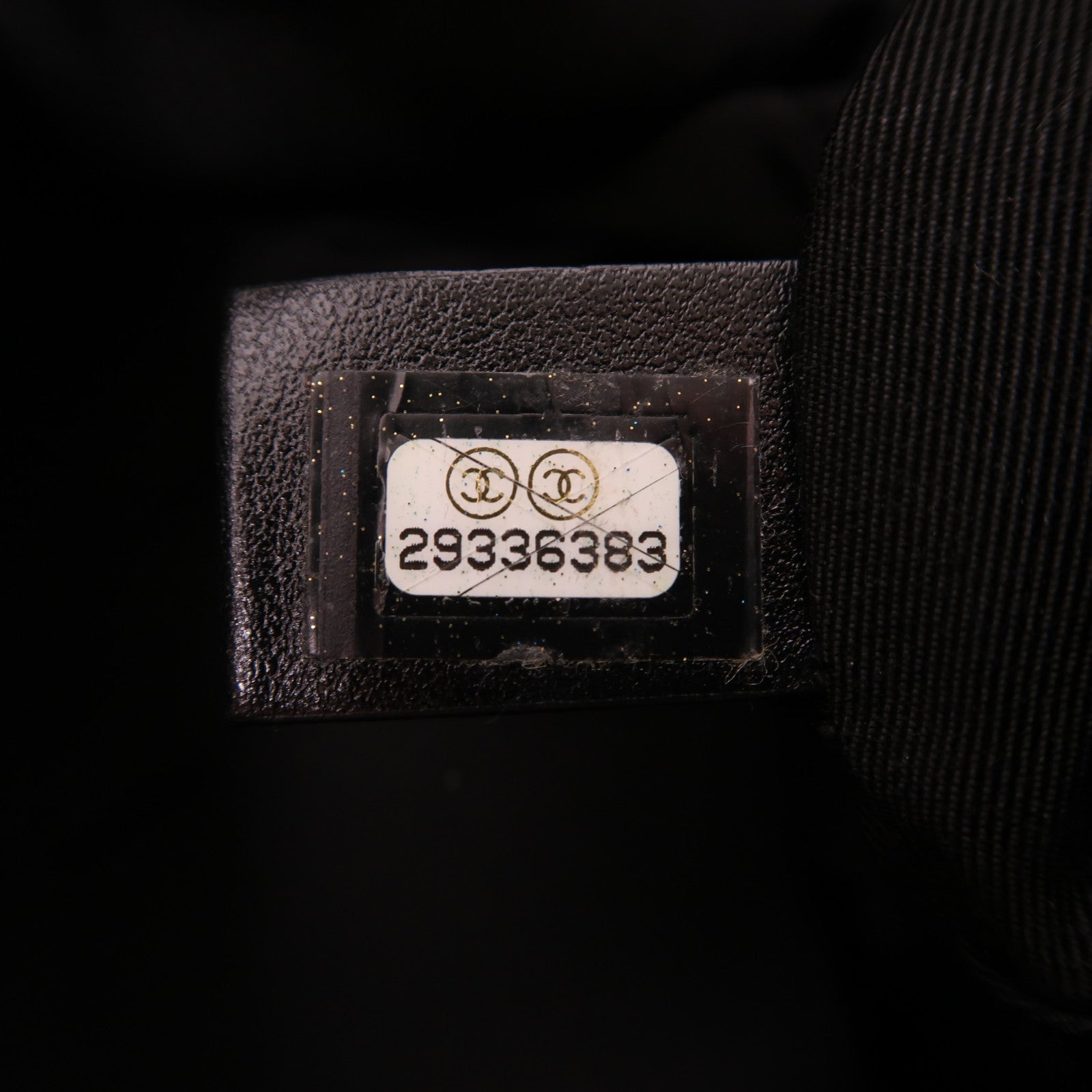 CHANEL 牛皮皮革Drawstring Bucket金扣鏈帶肩背袋
