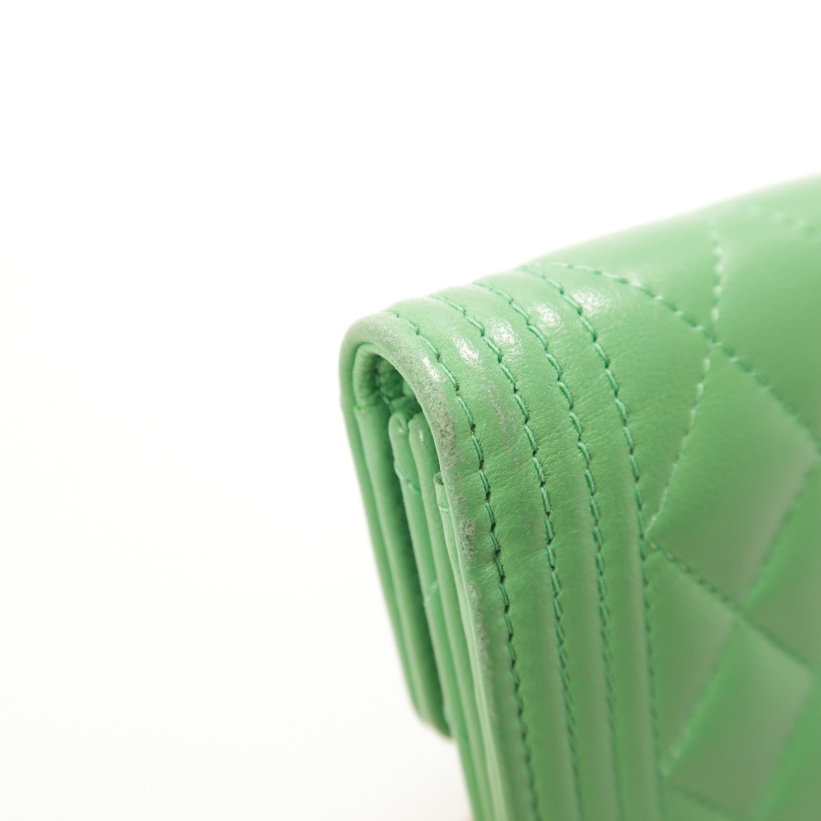 CHANEL 羊皮皮革Boy Fold Wallet金扣錢包