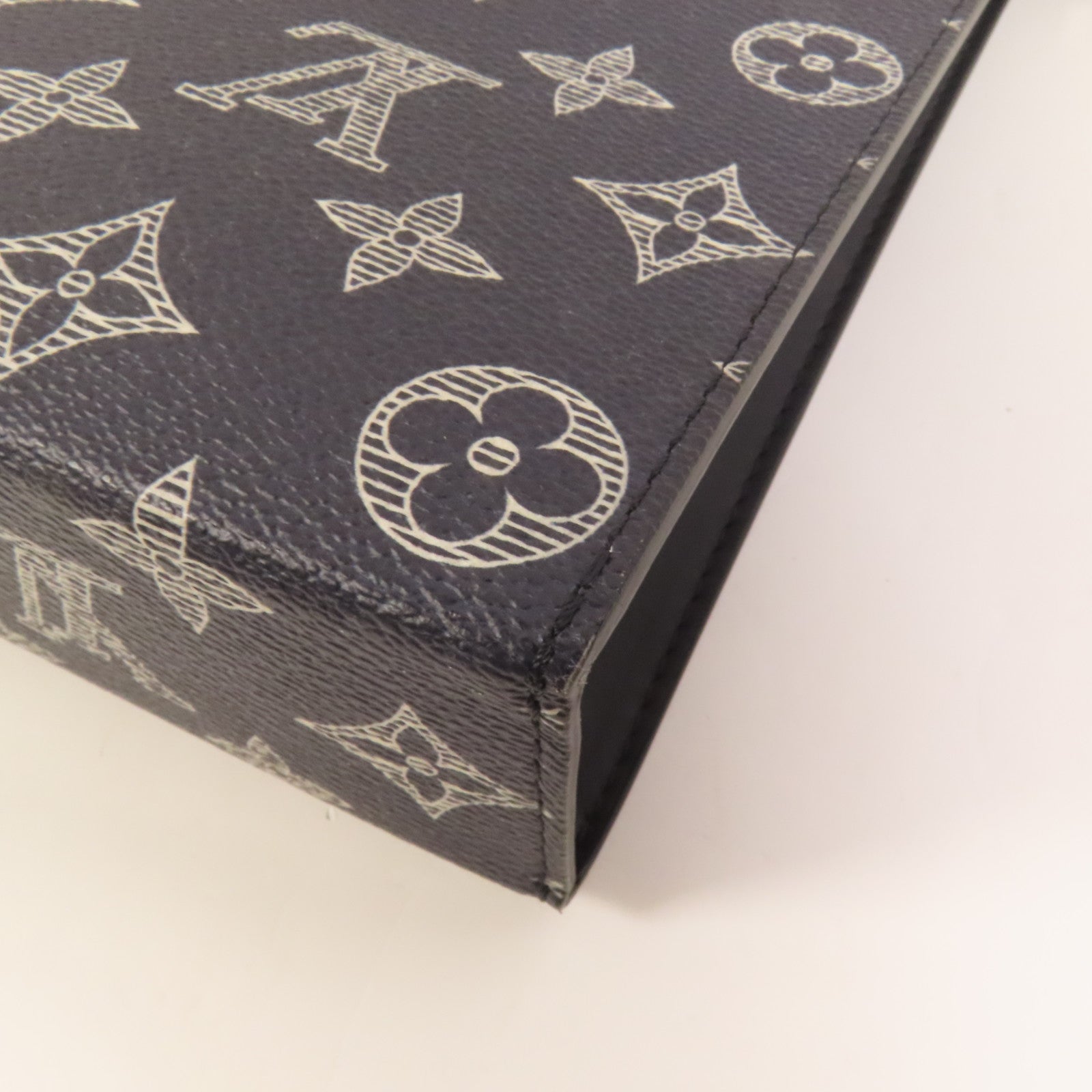 LOUIS VUITTON Savane Monogram Pochette Voyagay銀扣手拿包