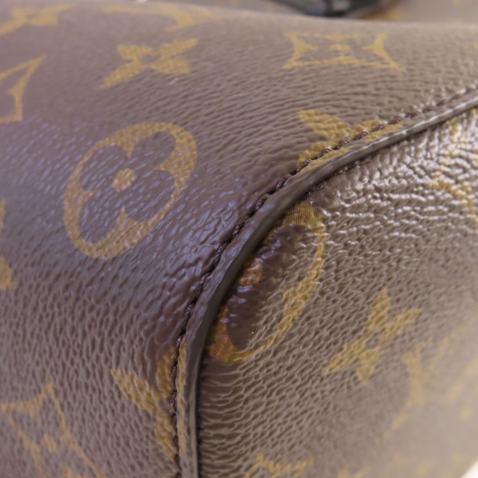 LOUIS VUITTON Monogram NeoNoe MM Shoulder Bag金扣肩背袋啡色