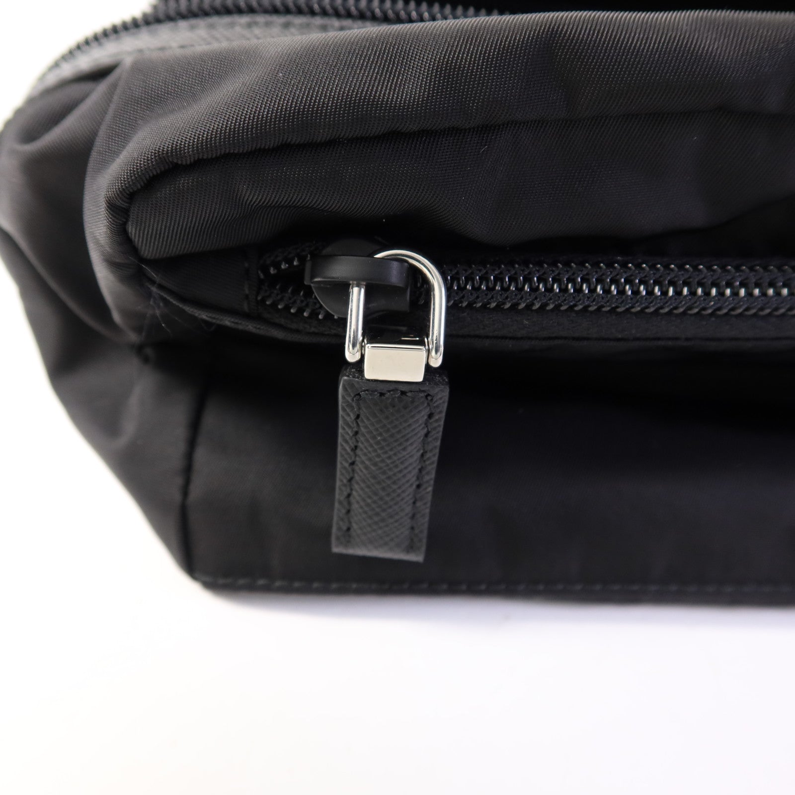 PRADA 尼龍Travel Pouch手拿包