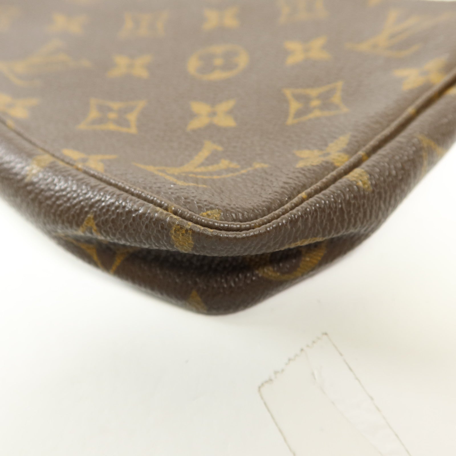 LOUIS VUITTON Monogram Pochette Accessoires金扣手挽袋棕色