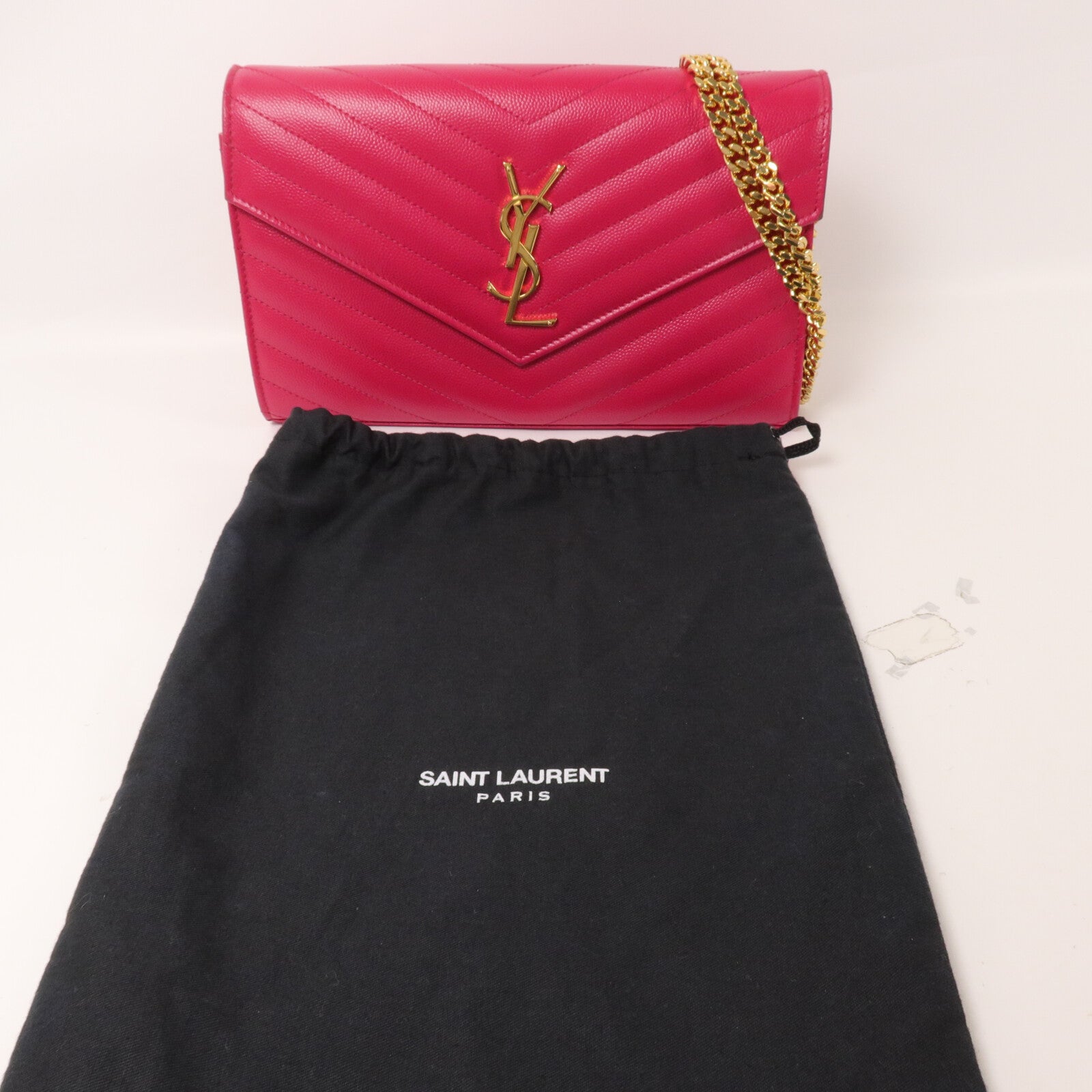 SAINT LAURENT 牛皮皮革Cassandre Envelope鏈帶肩背袋