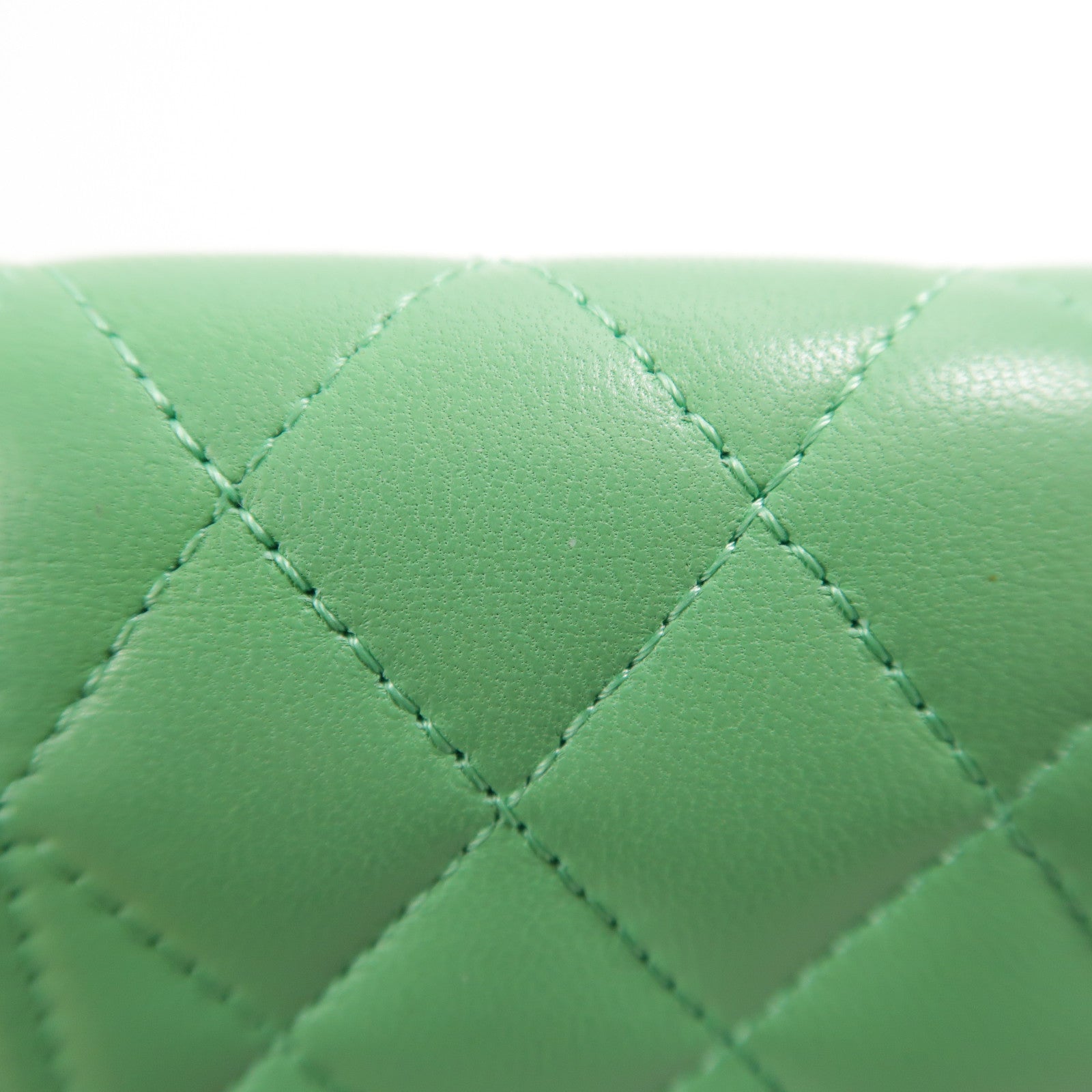 CHANEL 羊皮皮革Boy Fold Wallet金扣錢包
